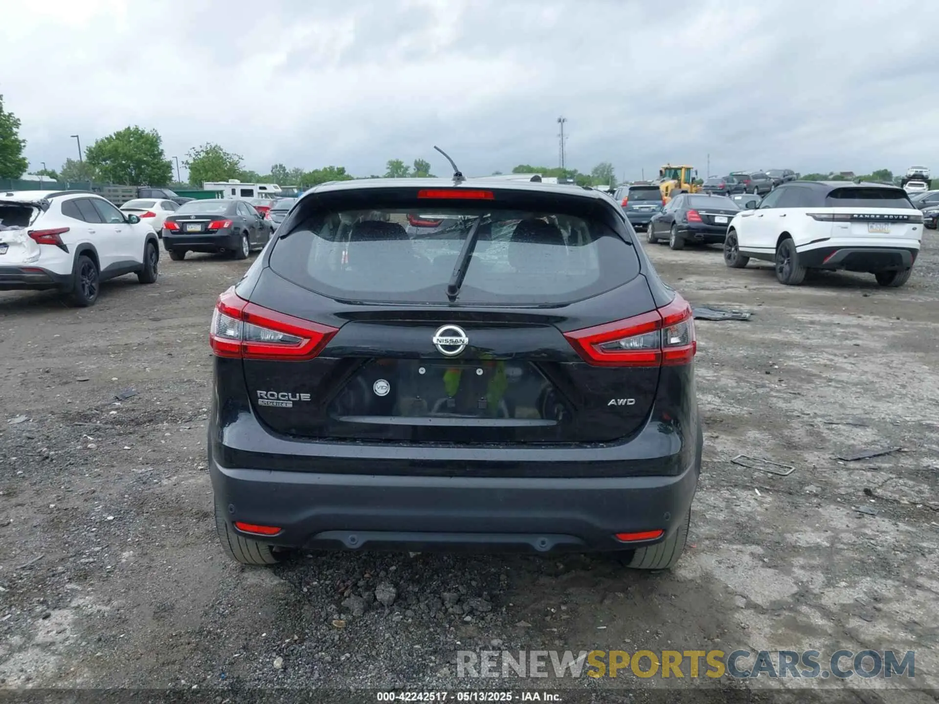 17 Photograph of a damaged car JN1BJ1CW4LW640826 NISSAN ROGUE SPORT 2020
