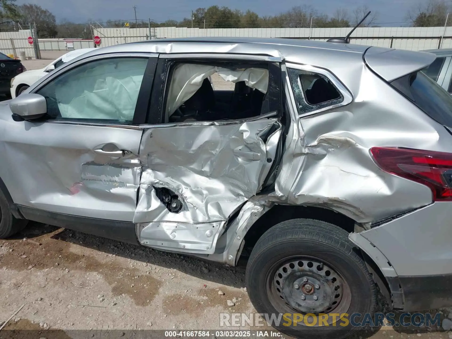 6 Photograph of a damaged car JN1BJ1CW4LW641720 NISSAN ROGUE SPORT 2020