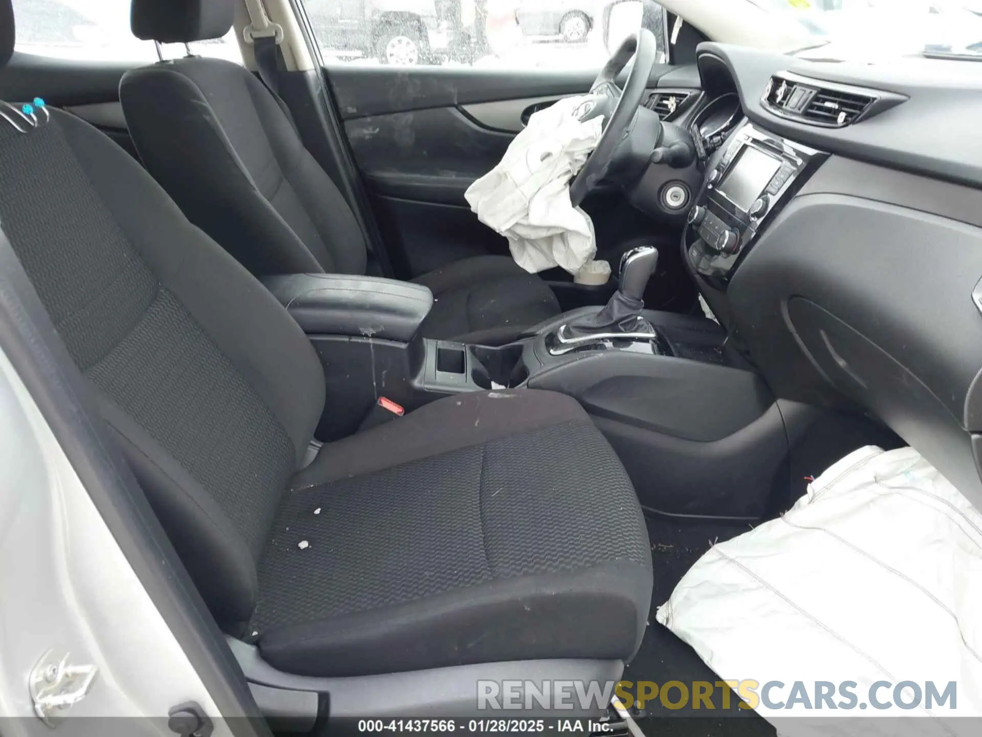 5 Photograph of a damaged car JN1BJ1CW5LW369453 NISSAN ROGUE SPORT 2020