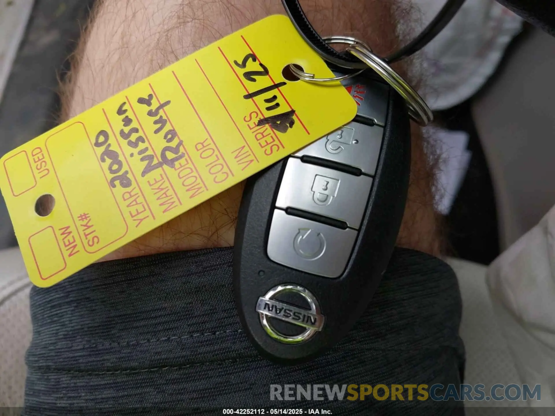 11 Photograph of a damaged car JN1BJ1CW5LW373325 NISSAN ROGUE SPORT 2020