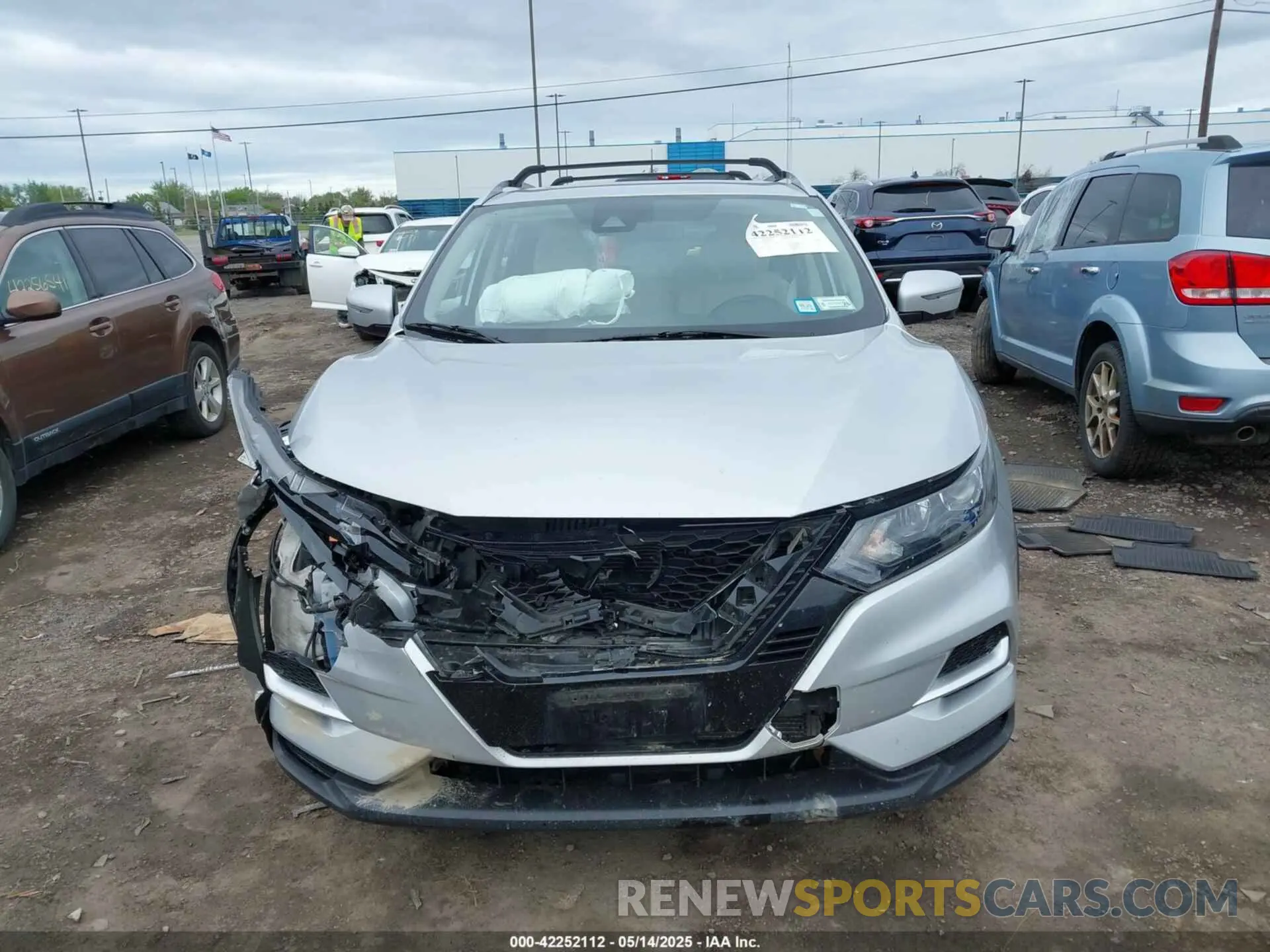 12 Photograph of a damaged car JN1BJ1CW5LW373325 NISSAN ROGUE SPORT 2020