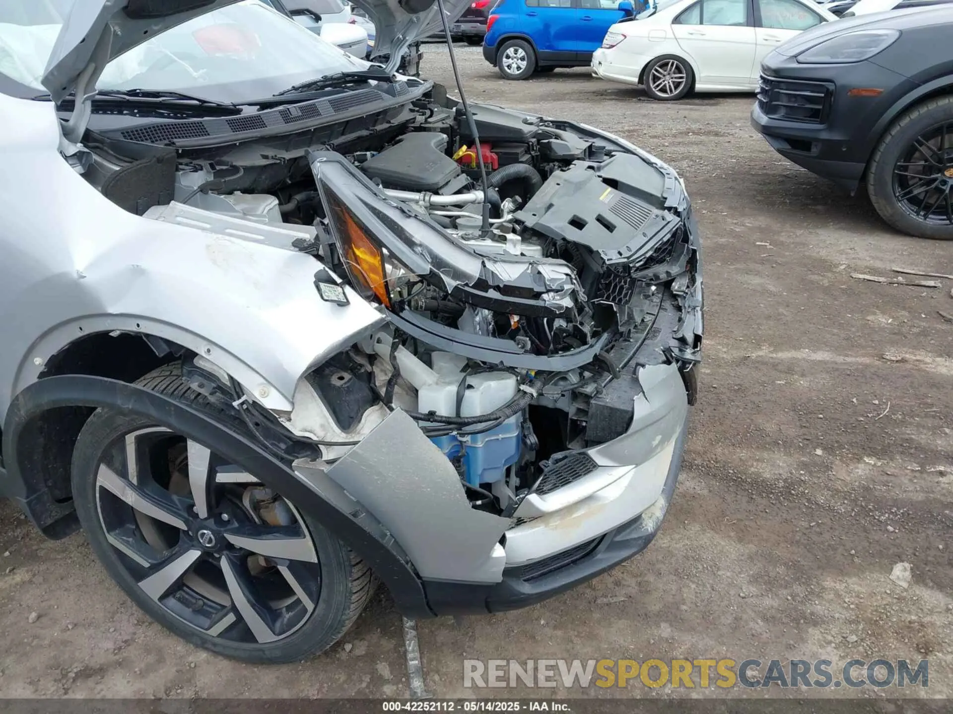 6 Photograph of a damaged car JN1BJ1CW5LW373325 NISSAN ROGUE SPORT 2020