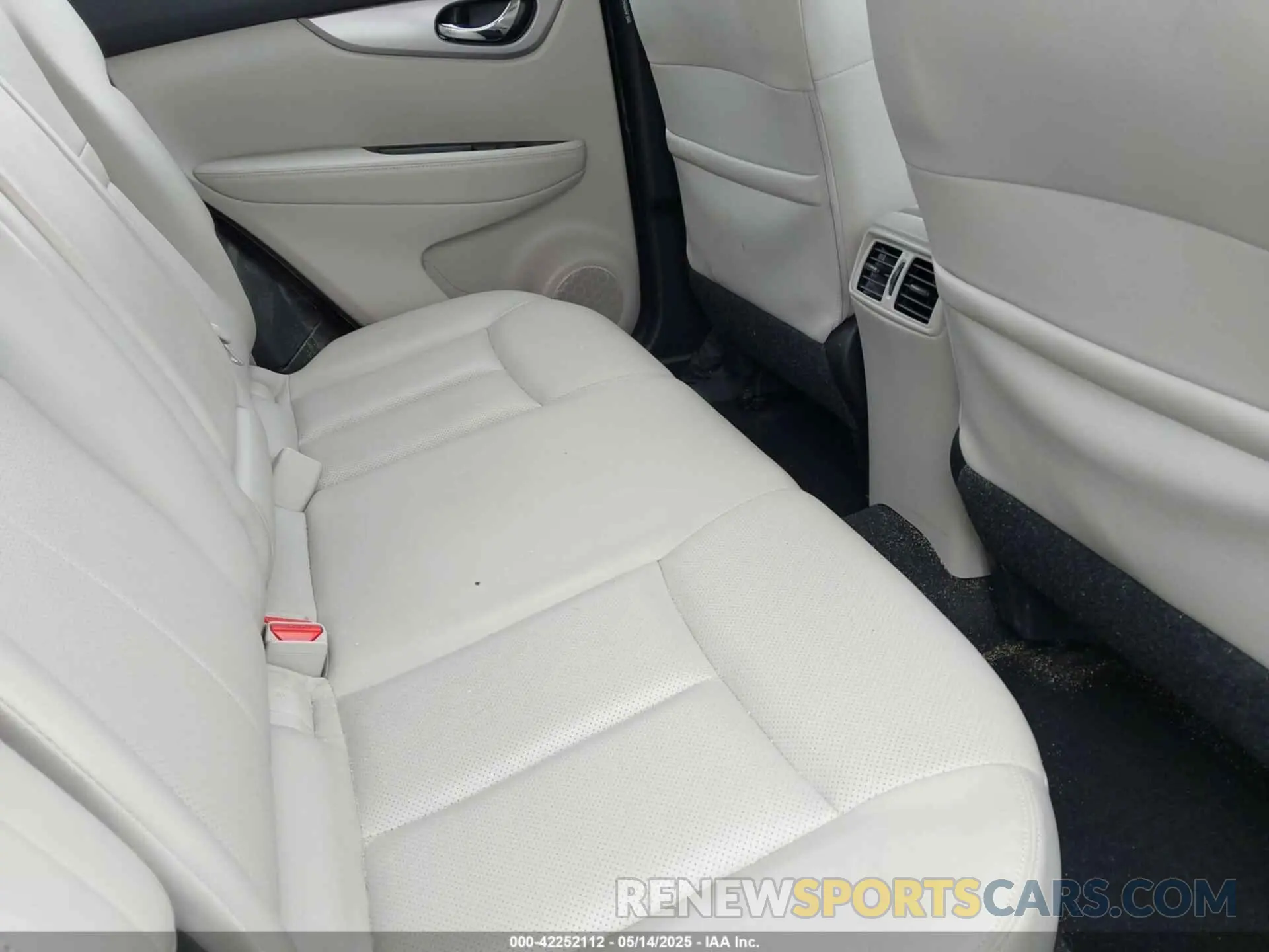 8 Photograph of a damaged car JN1BJ1CW5LW373325 NISSAN ROGUE SPORT 2020