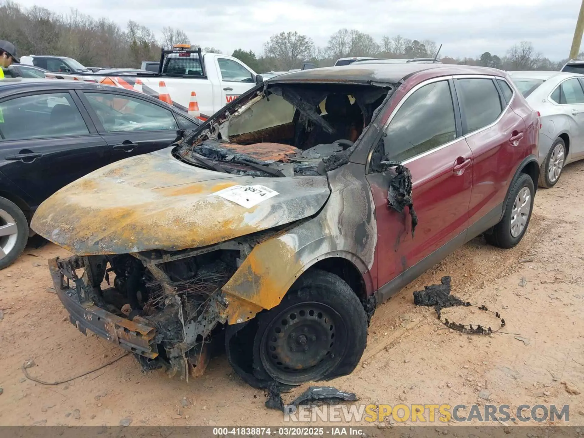 2 Photograph of a damaged car JN1BJ1CW5LW388911 NISSAN ROGUE SPORT 2020