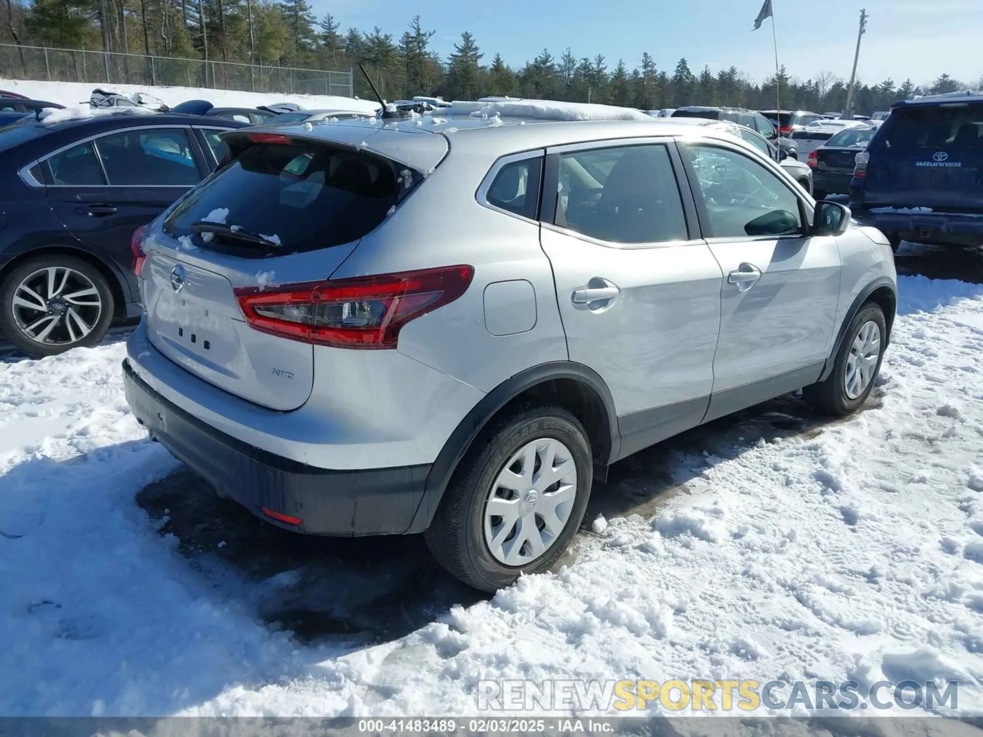4 Photograph of a damaged car JN1BJ1CW5LW645047 NISSAN ROGUE SPORT 2020