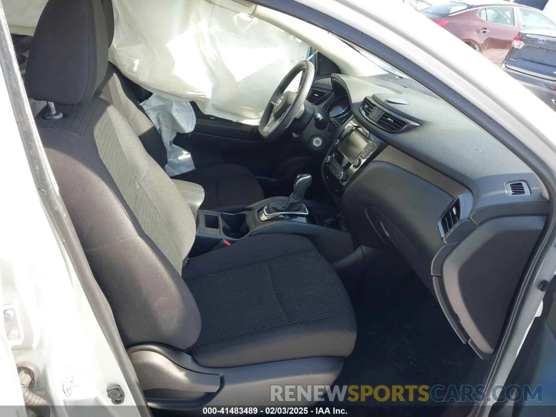 5 Photograph of a damaged car JN1BJ1CW5LW645047 NISSAN ROGUE SPORT 2020
