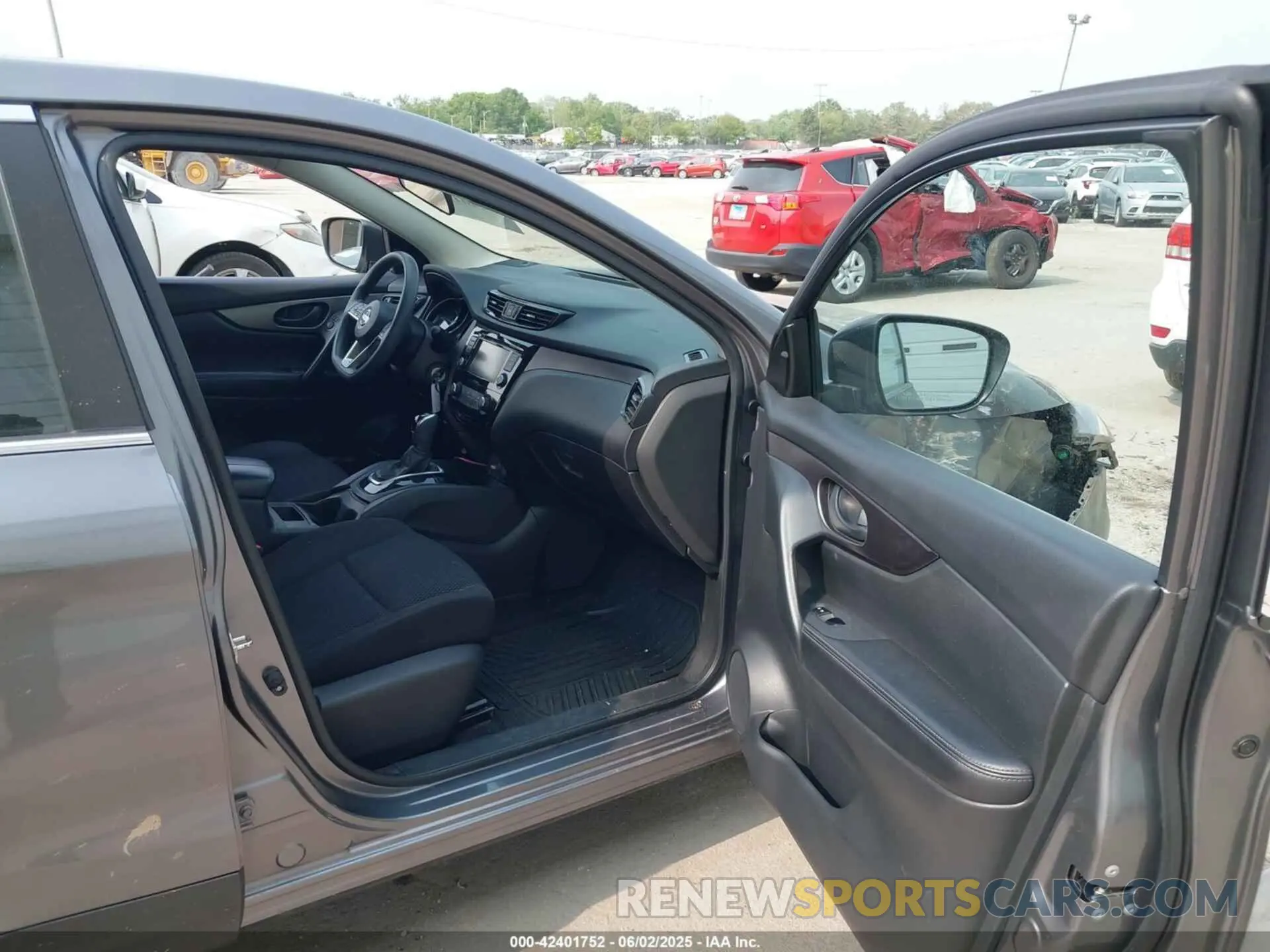 5 Photograph of a damaged car JN1BJ1CW5LW646991 NISSAN ROGUE SPORT 2020