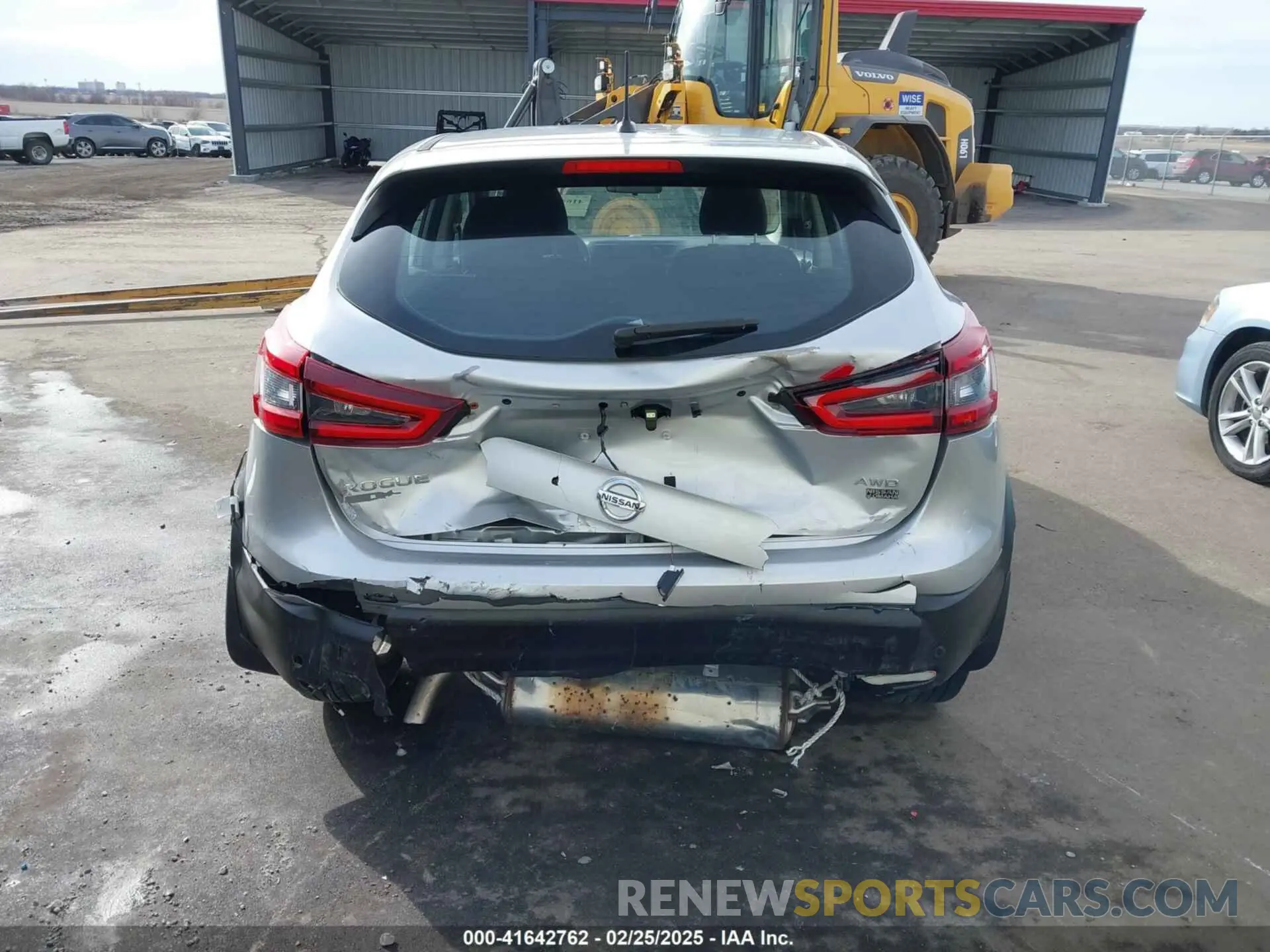 16 Photograph of a damaged car JN1BJ1CW5LW648269 NISSAN ROGUE SPORT 2020