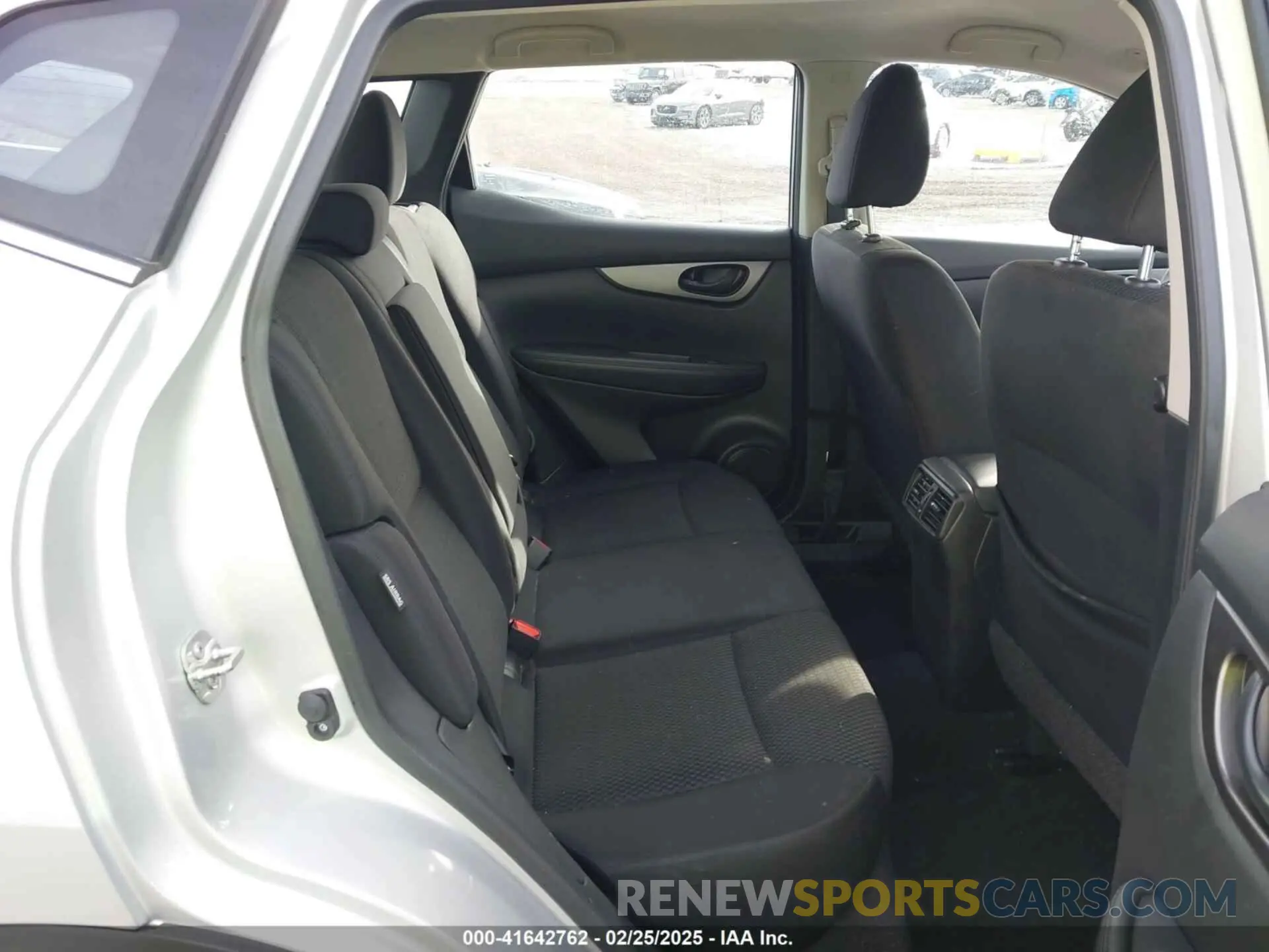 8 Photograph of a damaged car JN1BJ1CW5LW648269 NISSAN ROGUE SPORT 2020