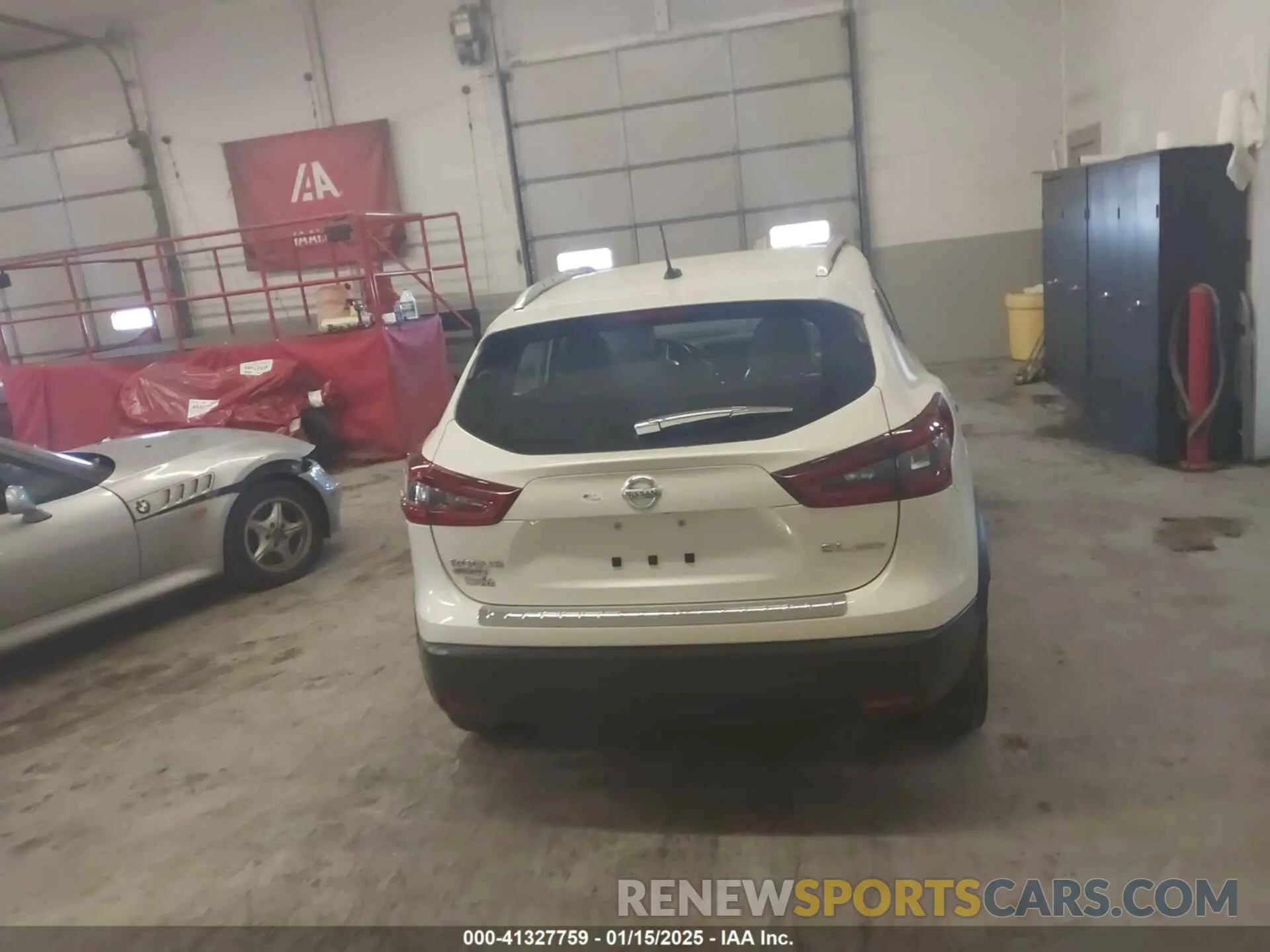 17 Photograph of a damaged car JN1BJ1CW6LW363631 NISSAN ROGUE SPORT 2020