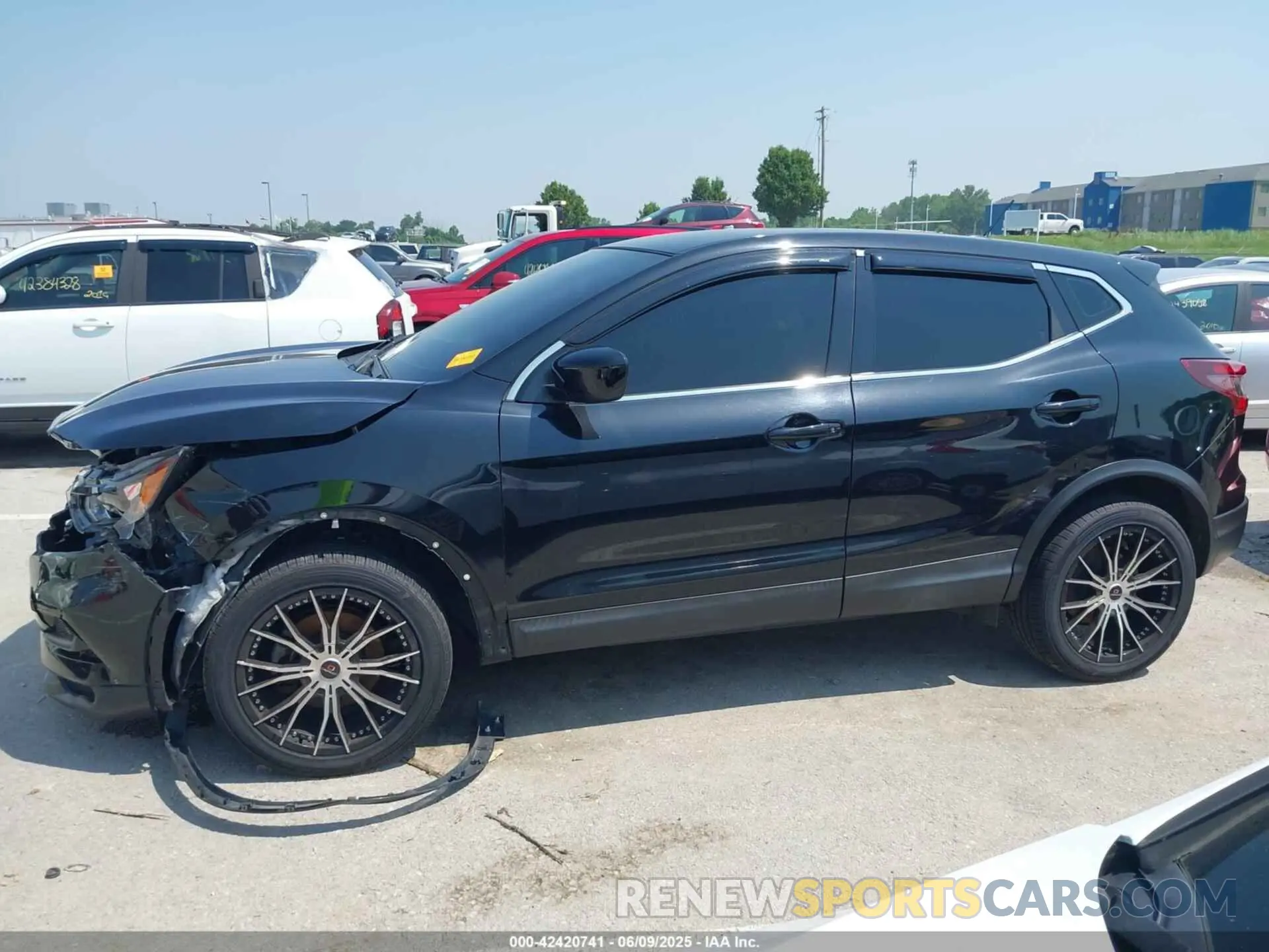 14 Photograph of a damaged car JN1BJ1CW6LW366948 NISSAN ROGUE SPORT 2020