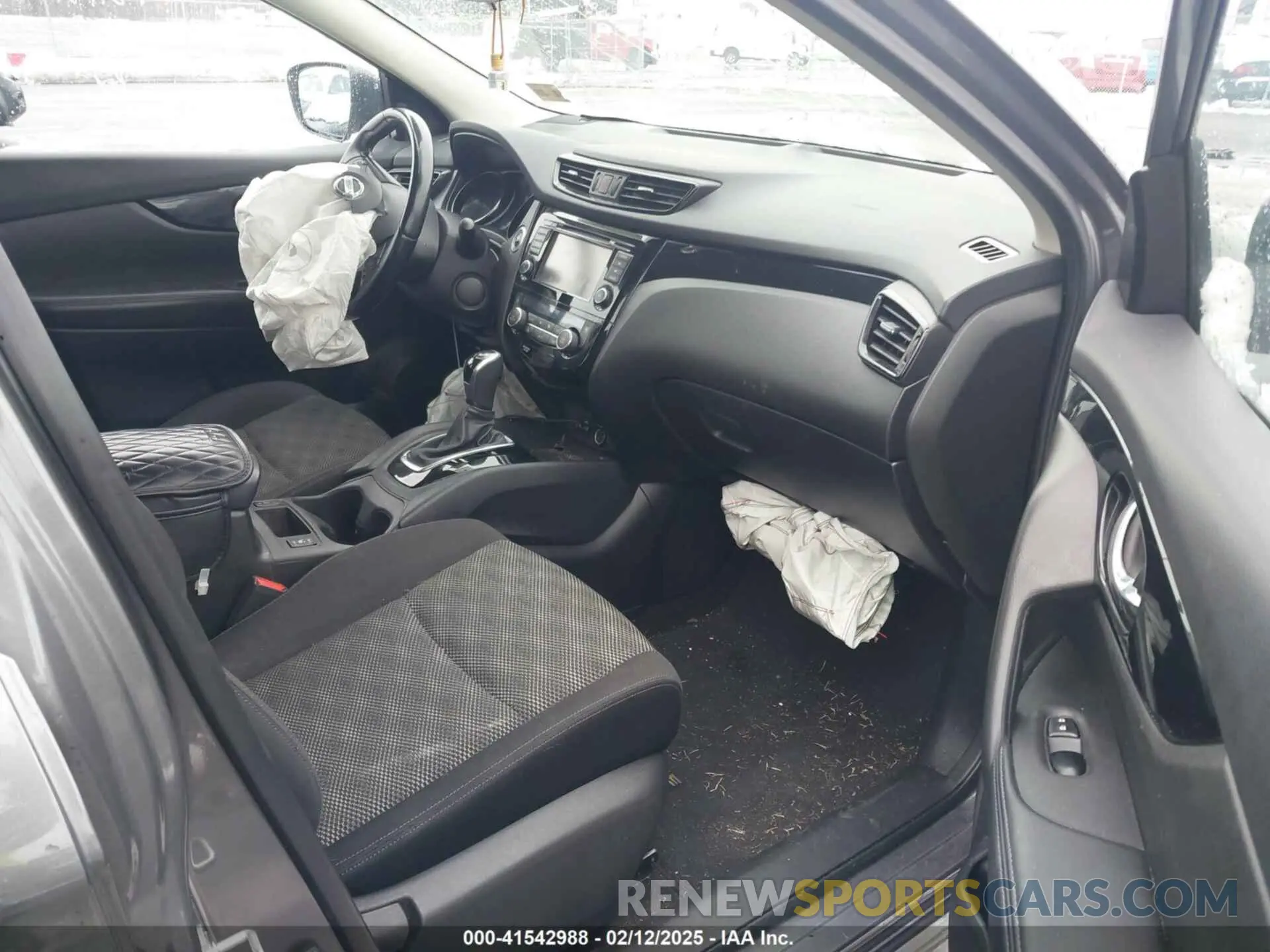 5 Photograph of a damaged car JN1BJ1CW6LW640603 NISSAN ROGUE SPORT 2020