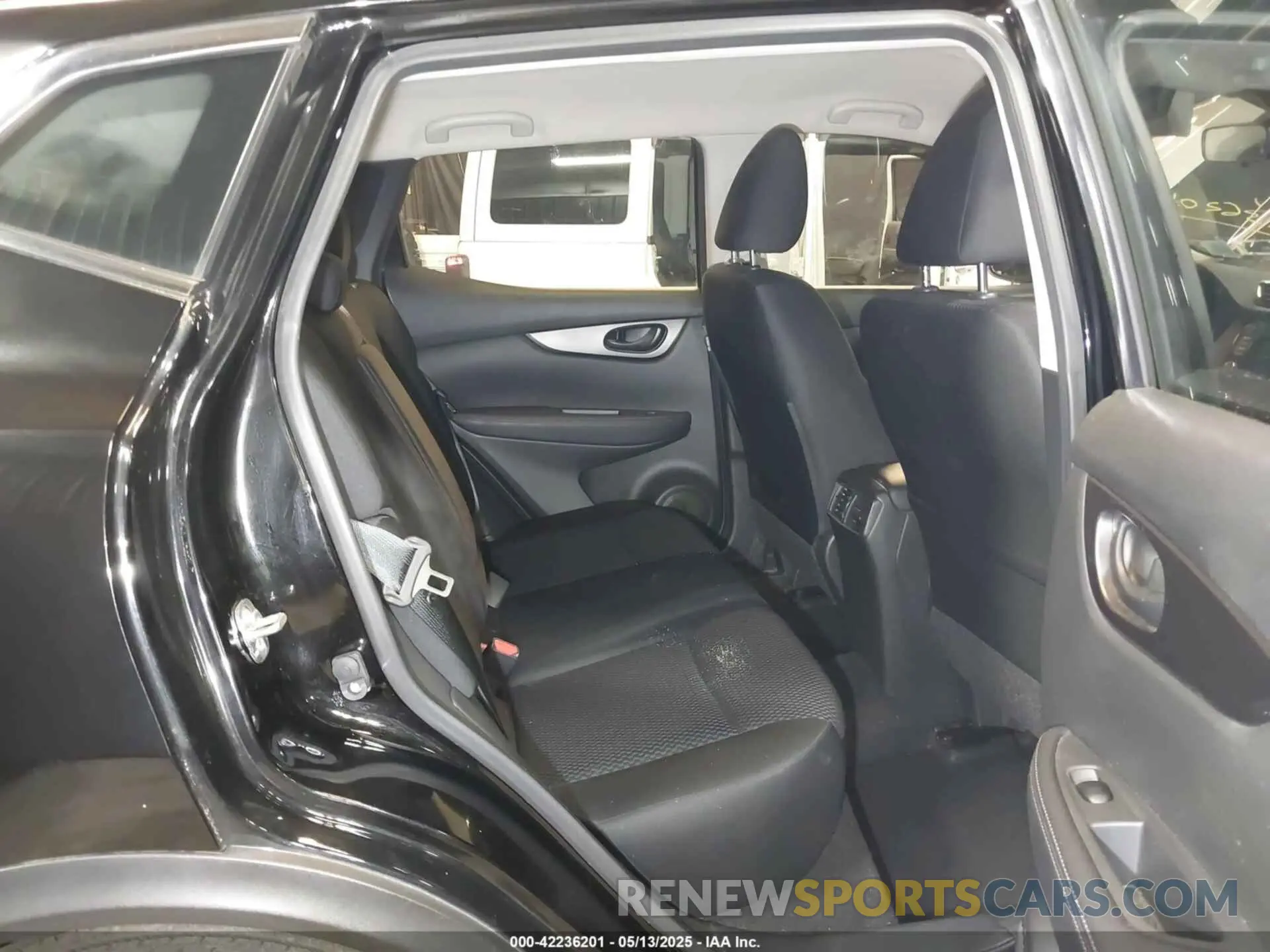 8 Photograph of a damaged car JN1BJ1CW6LW645333 NISSAN ROGUE SPORT 2020