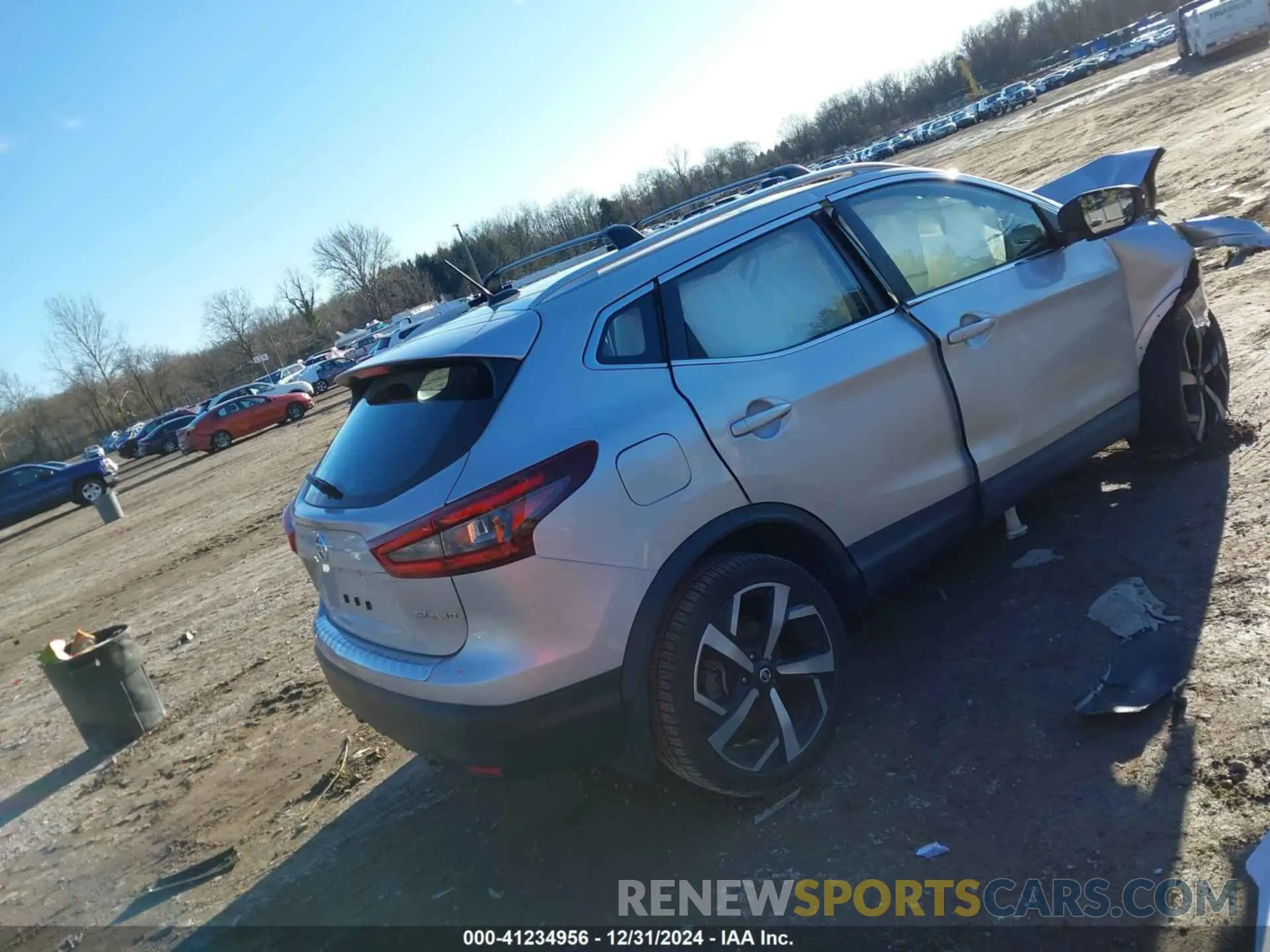 4 Photograph of a damaged car JN1BJ1CW8LW381905 NISSAN ROGUE SPORT 2020