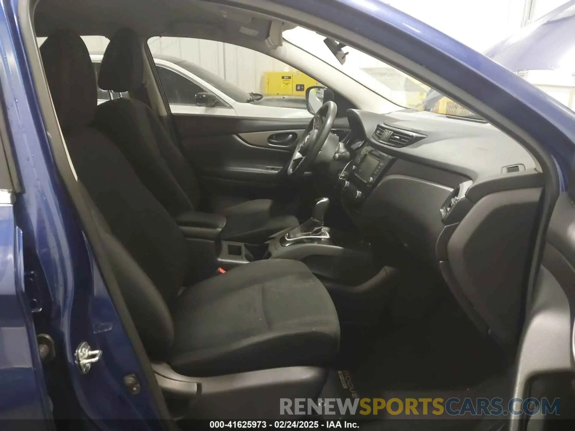 5 Photograph of a damaged car JN1BJ1CW8LW382312 NISSAN ROGUE SPORT 2020