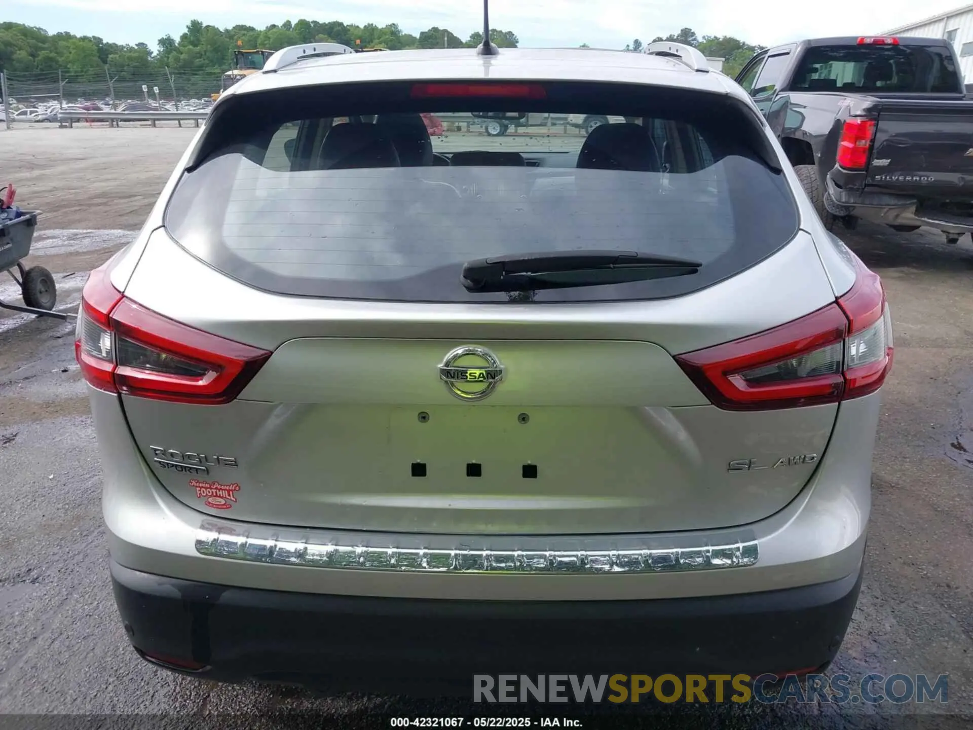 16 Photograph of a damaged car JN1BJ1CW8LW388191 NISSAN ROGUE SPORT 2020
