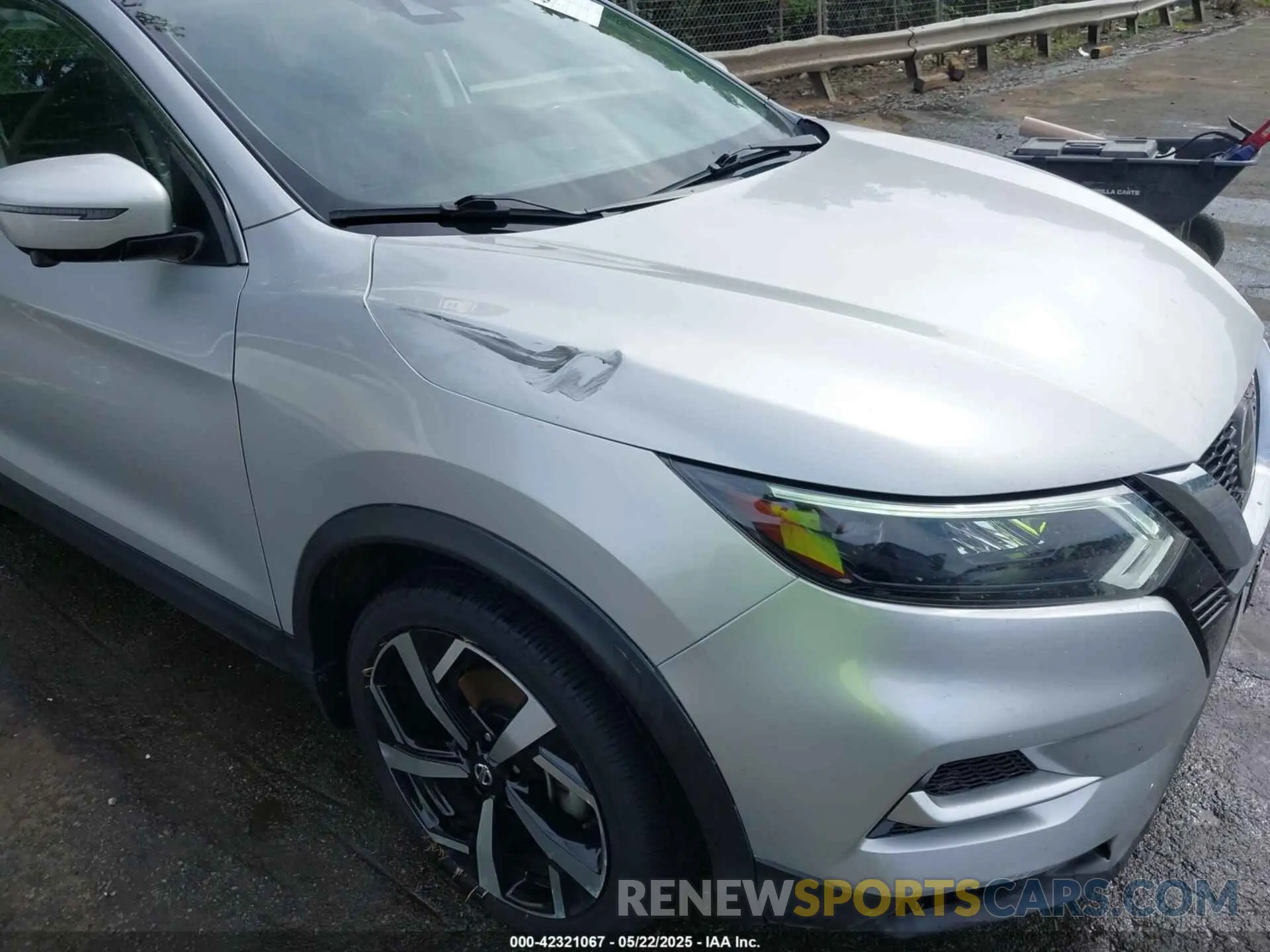 17 Photograph of a damaged car JN1BJ1CW8LW388191 NISSAN ROGUE SPORT 2020