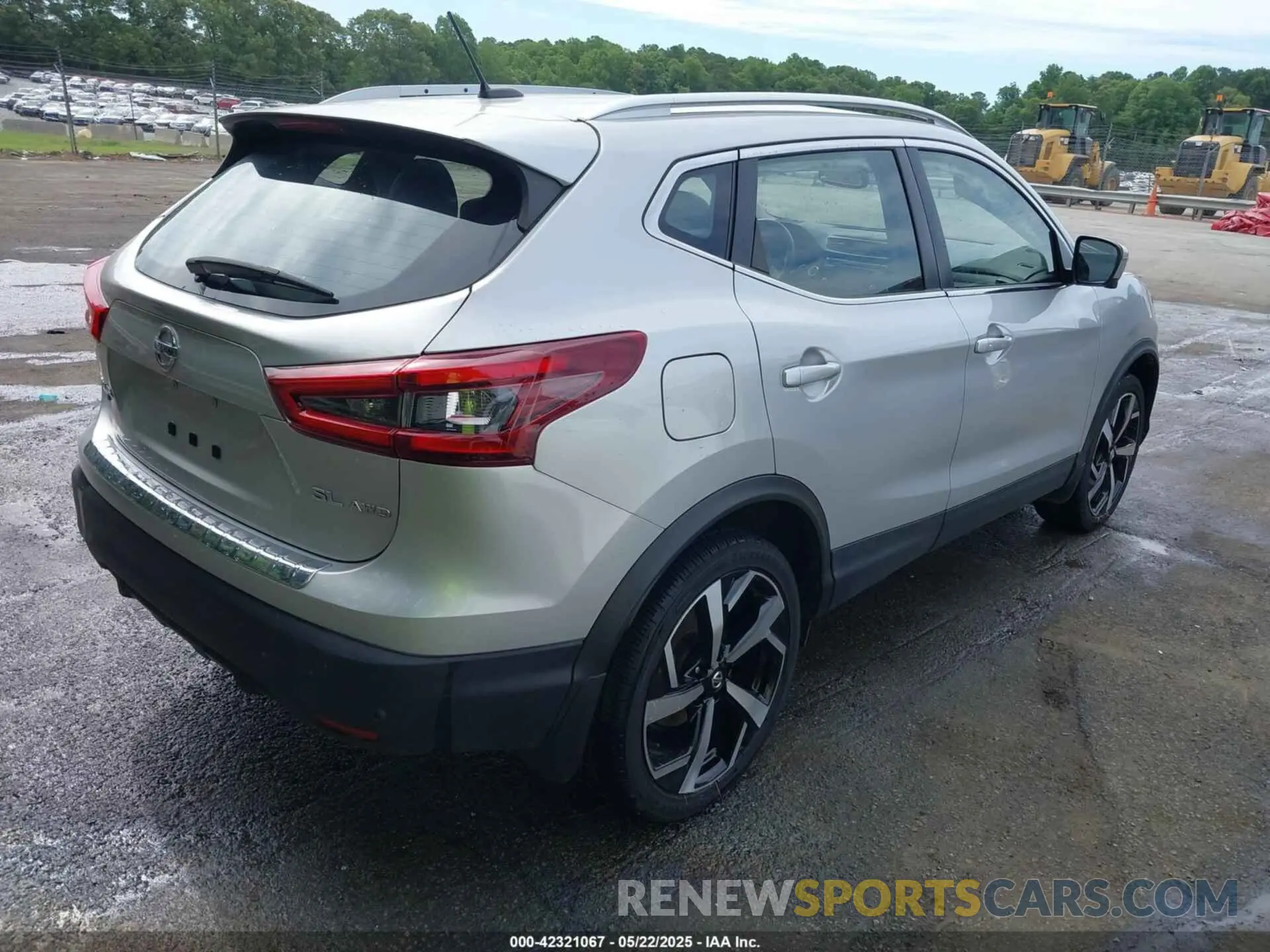 4 Photograph of a damaged car JN1BJ1CW8LW388191 NISSAN ROGUE SPORT 2020