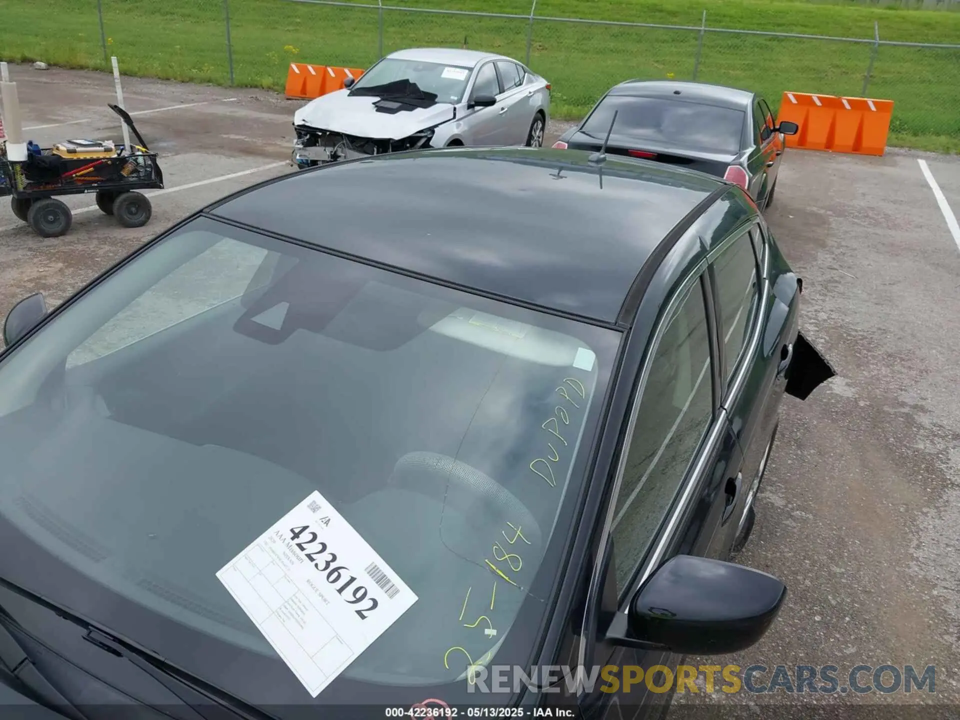 17 Photograph of a damaged car JN1BJ1CW9LW647335 NISSAN ROGUE SPORT 2020