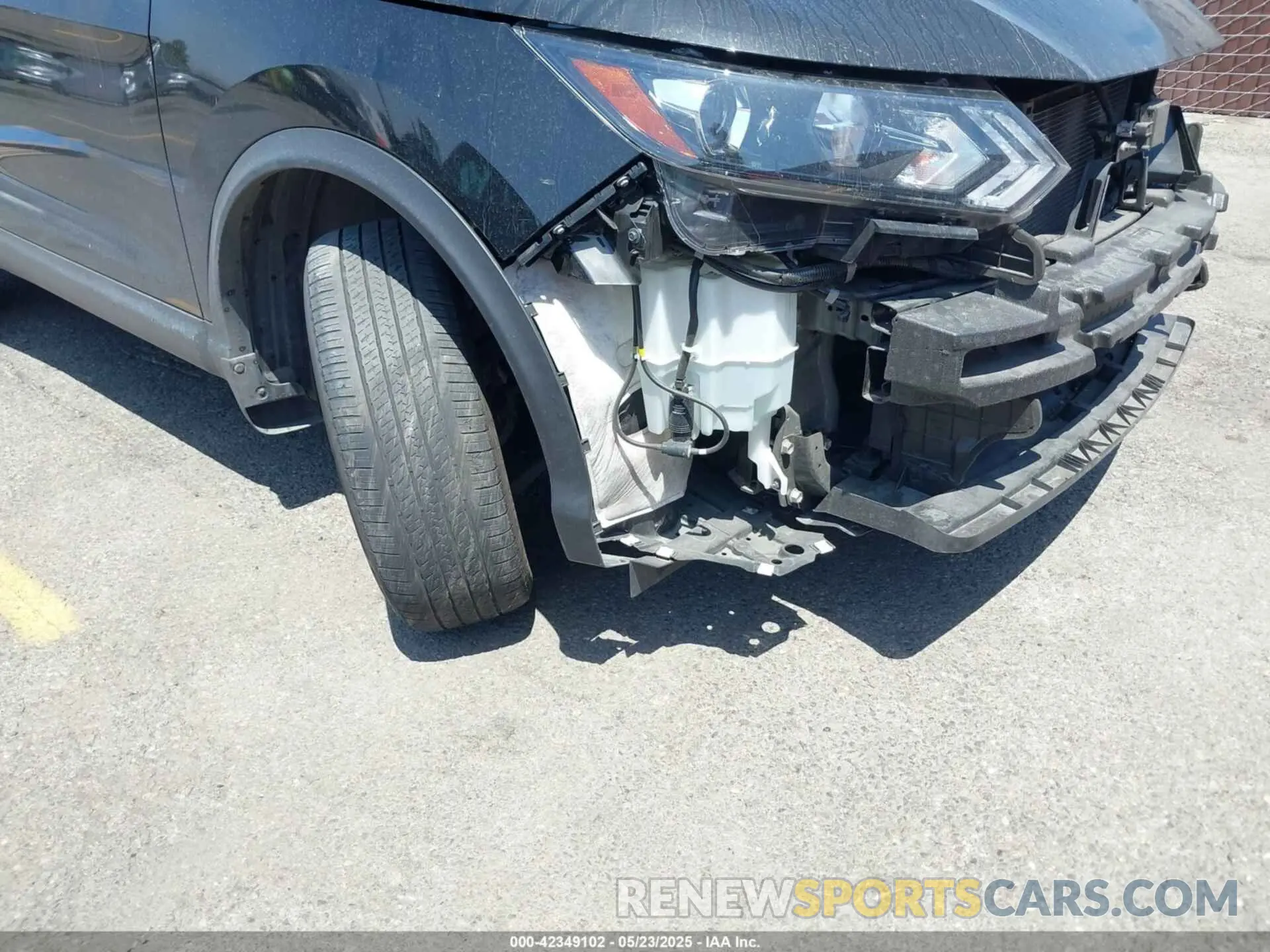 17 Photograph of a damaged car JN1BJ1AV0MW305039 NISSAN ROGUE SPORT 2021