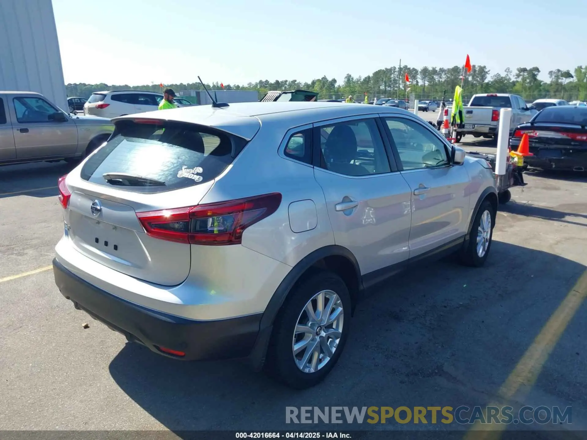 4 Photograph of a damaged car JN1BJ1AV0MW568647 NISSAN ROGUE SPORT 2021