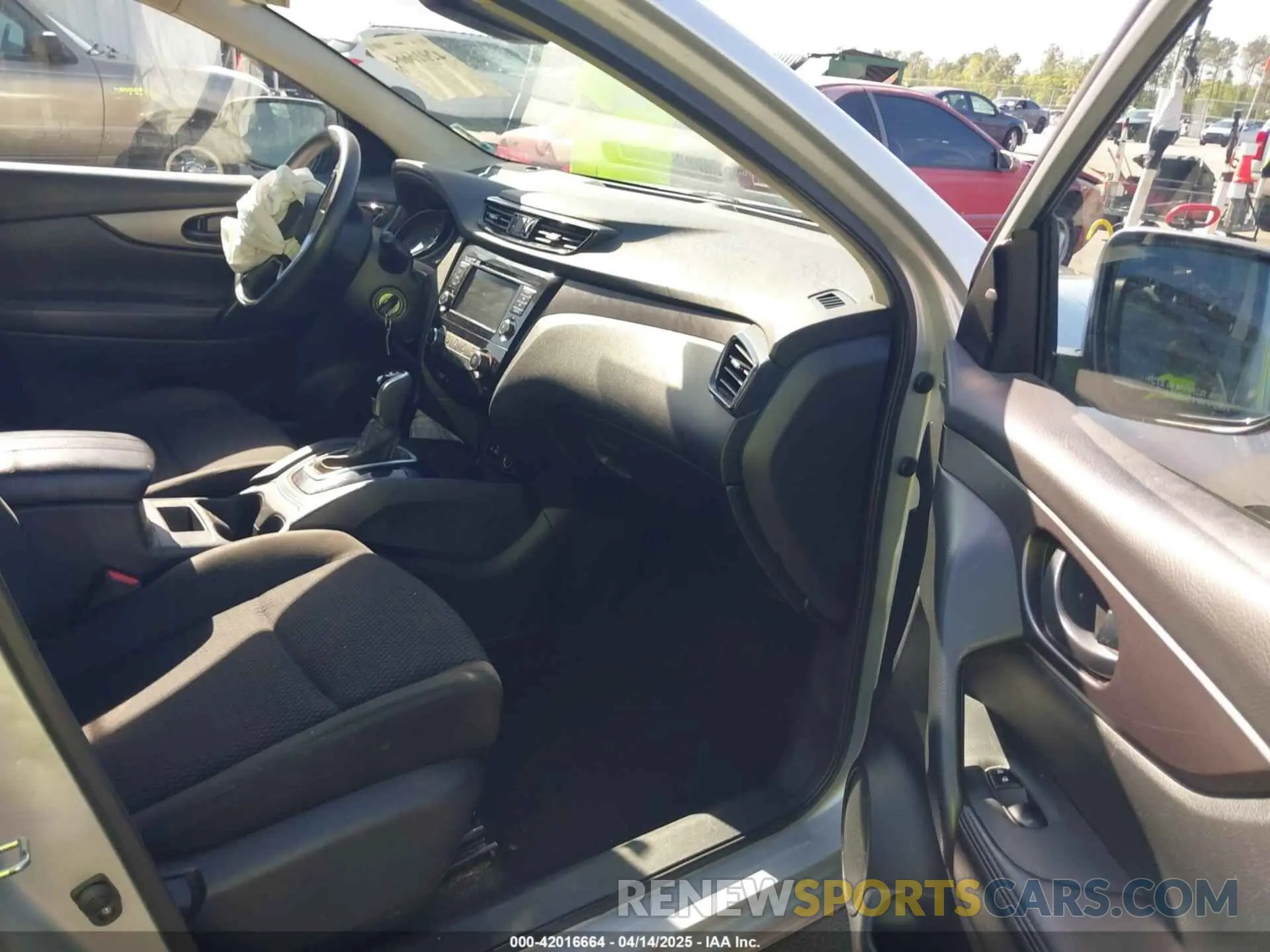 5 Photograph of a damaged car JN1BJ1AV0MW568647 NISSAN ROGUE SPORT 2021