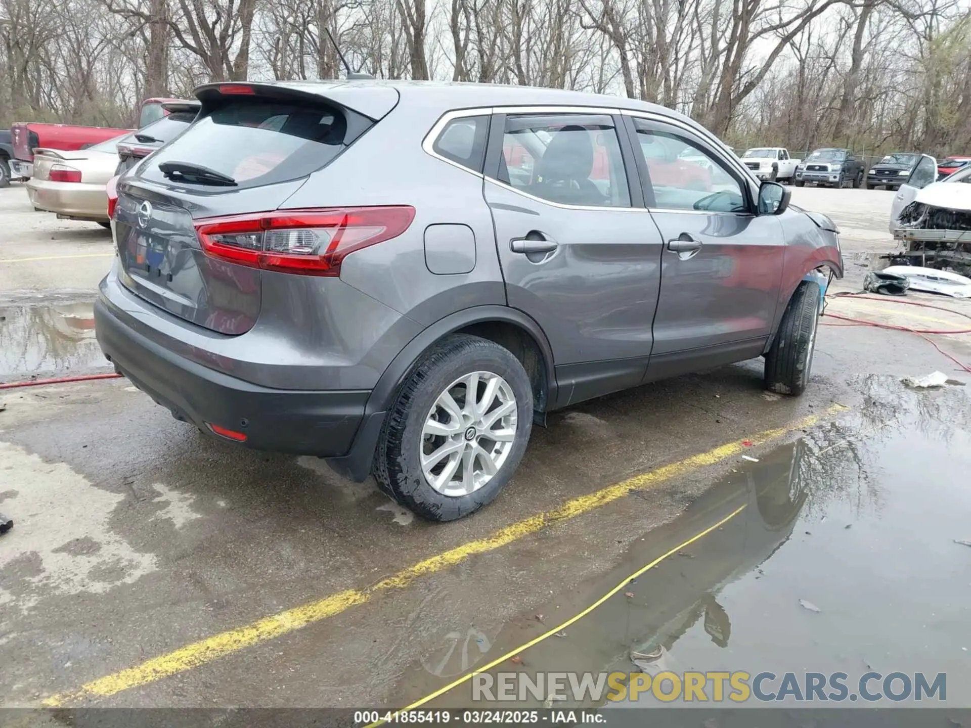 4 Photograph of a damaged car JN1BJ1AV0MW568938 NISSAN ROGUE SPORT 2021