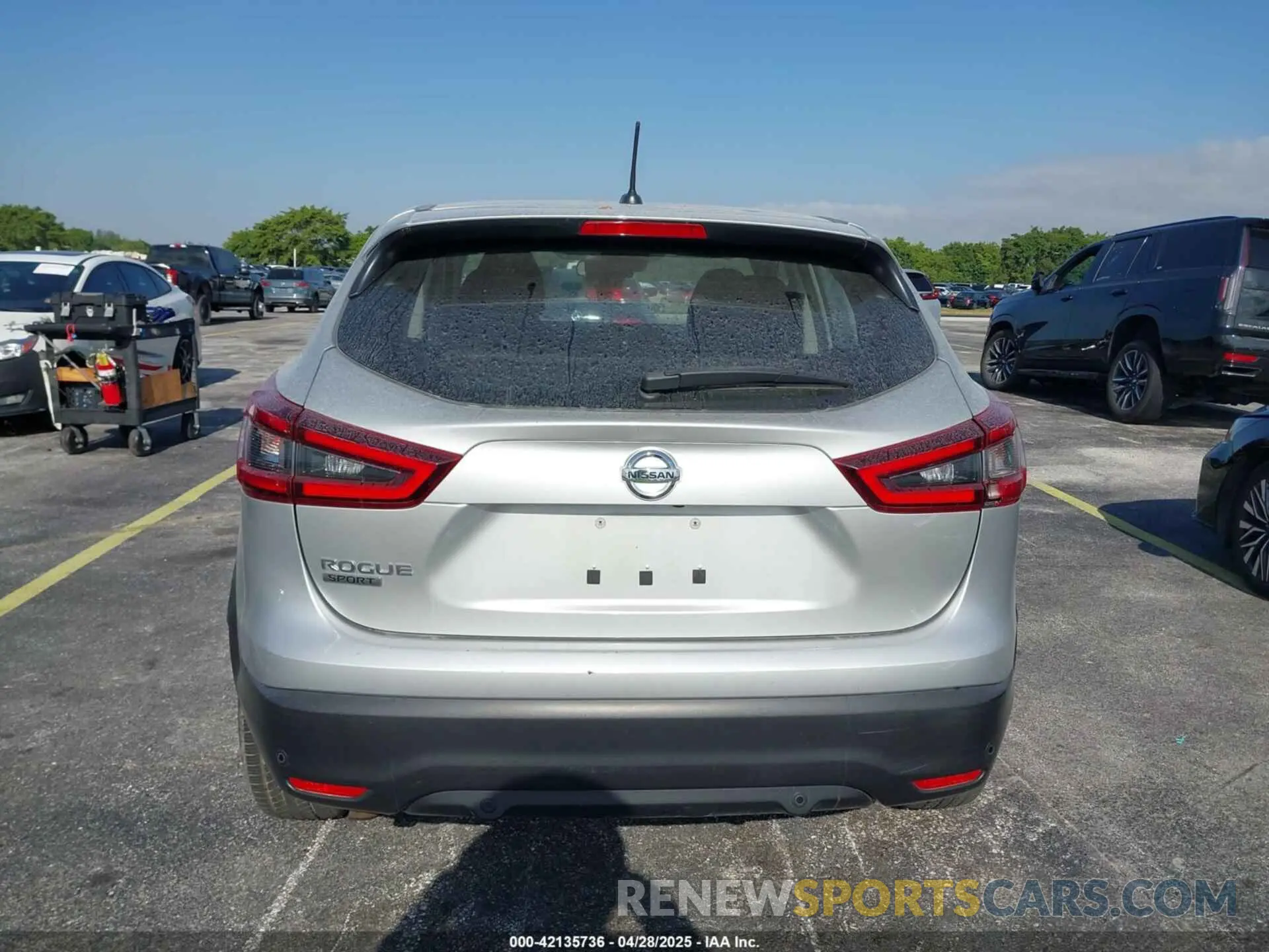15 Photograph of a damaged car JN1BJ1AV4MW560454 NISSAN ROGUE SPORT 2021