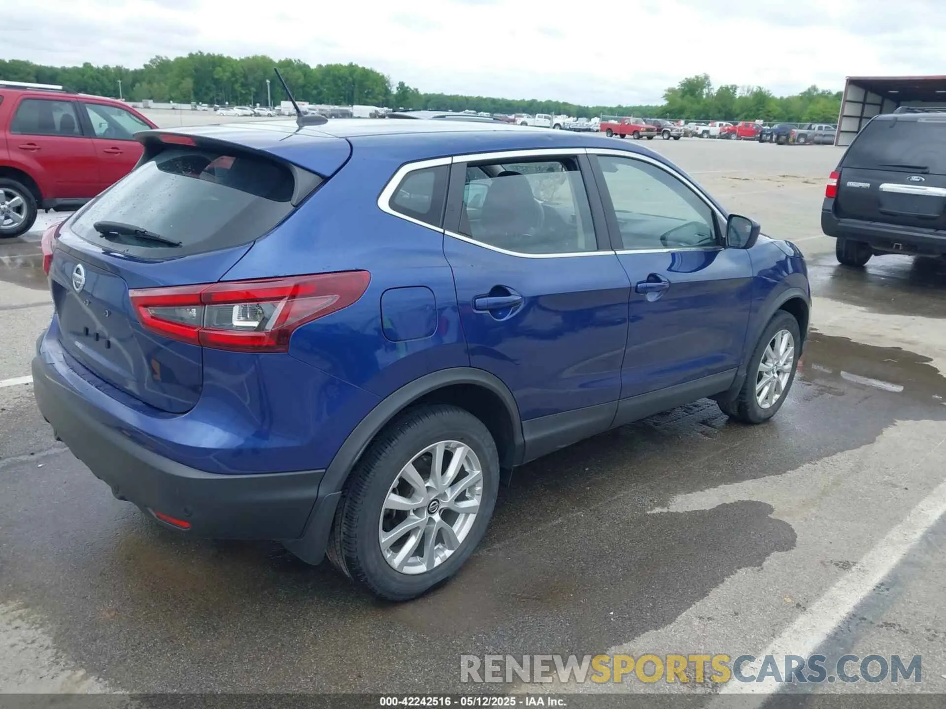 4 Photograph of a damaged car JN1BJ1AV5MW302041 NISSAN ROGUE SPORT 2021