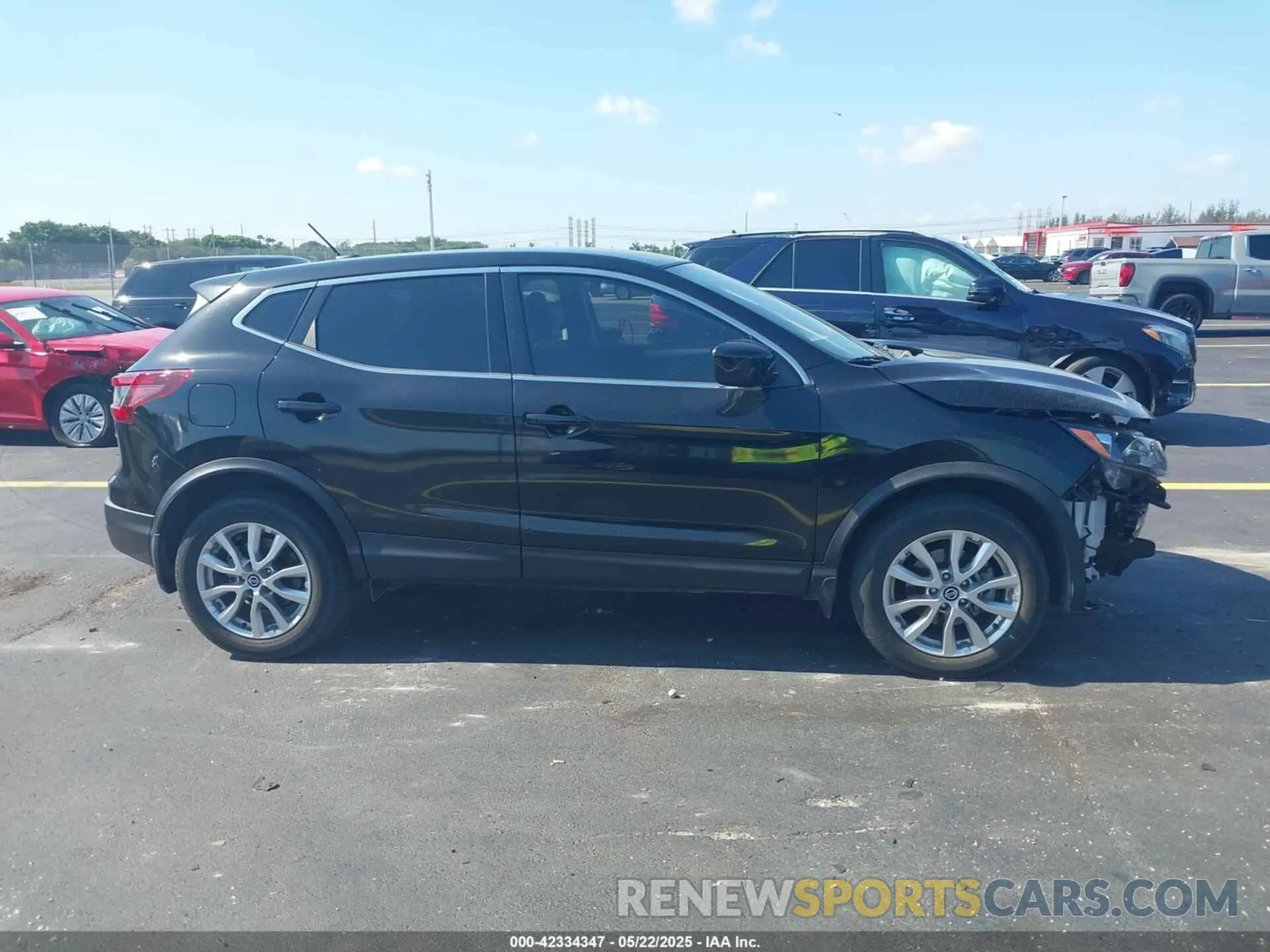 13 Photograph of a damaged car JN1BJ1AV8MW315107 NISSAN ROGUE SPORT 2021