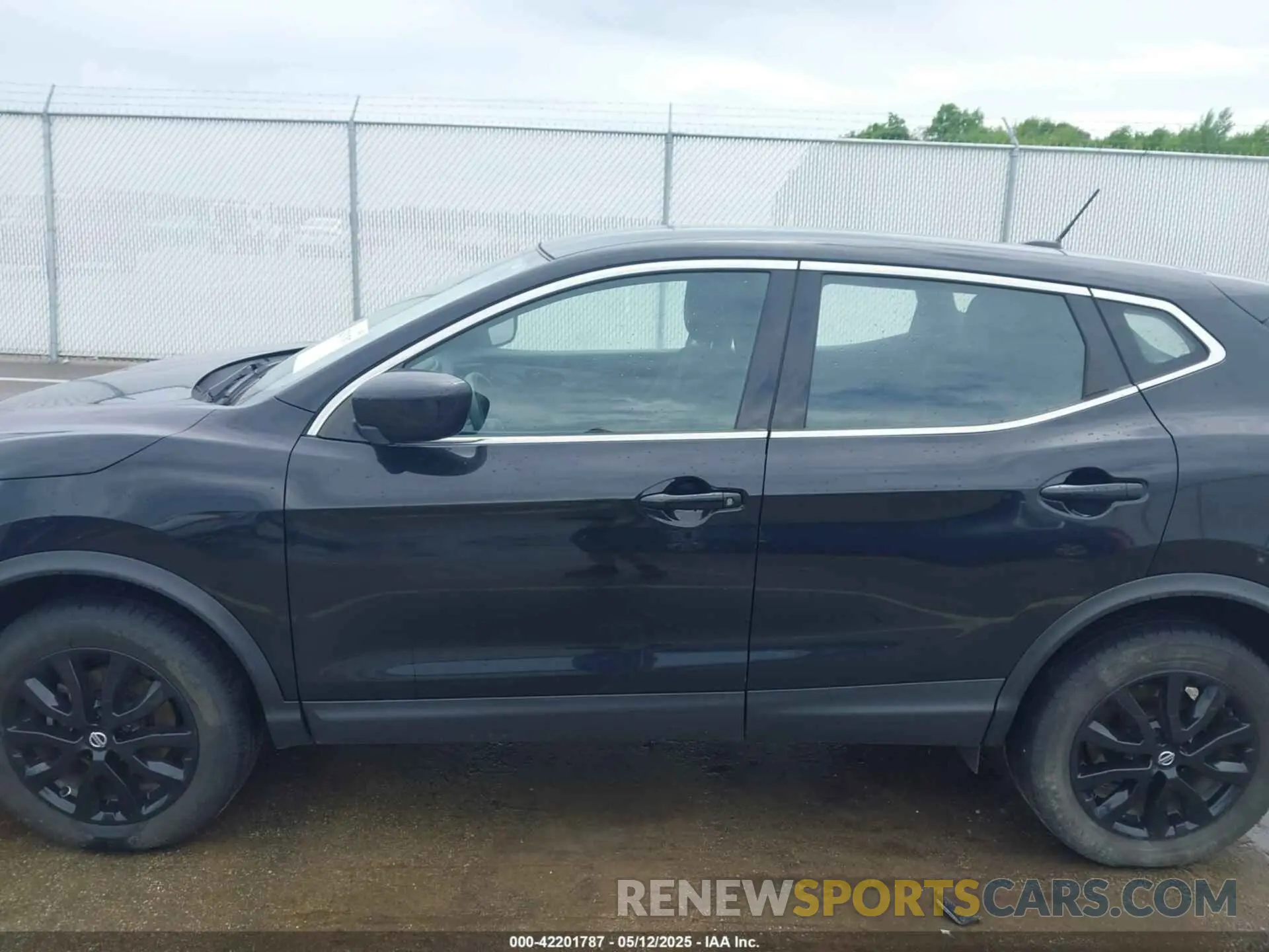 14 Photograph of a damaged car JN1BJ1AV9MW306867 NISSAN ROGUE SPORT 2021