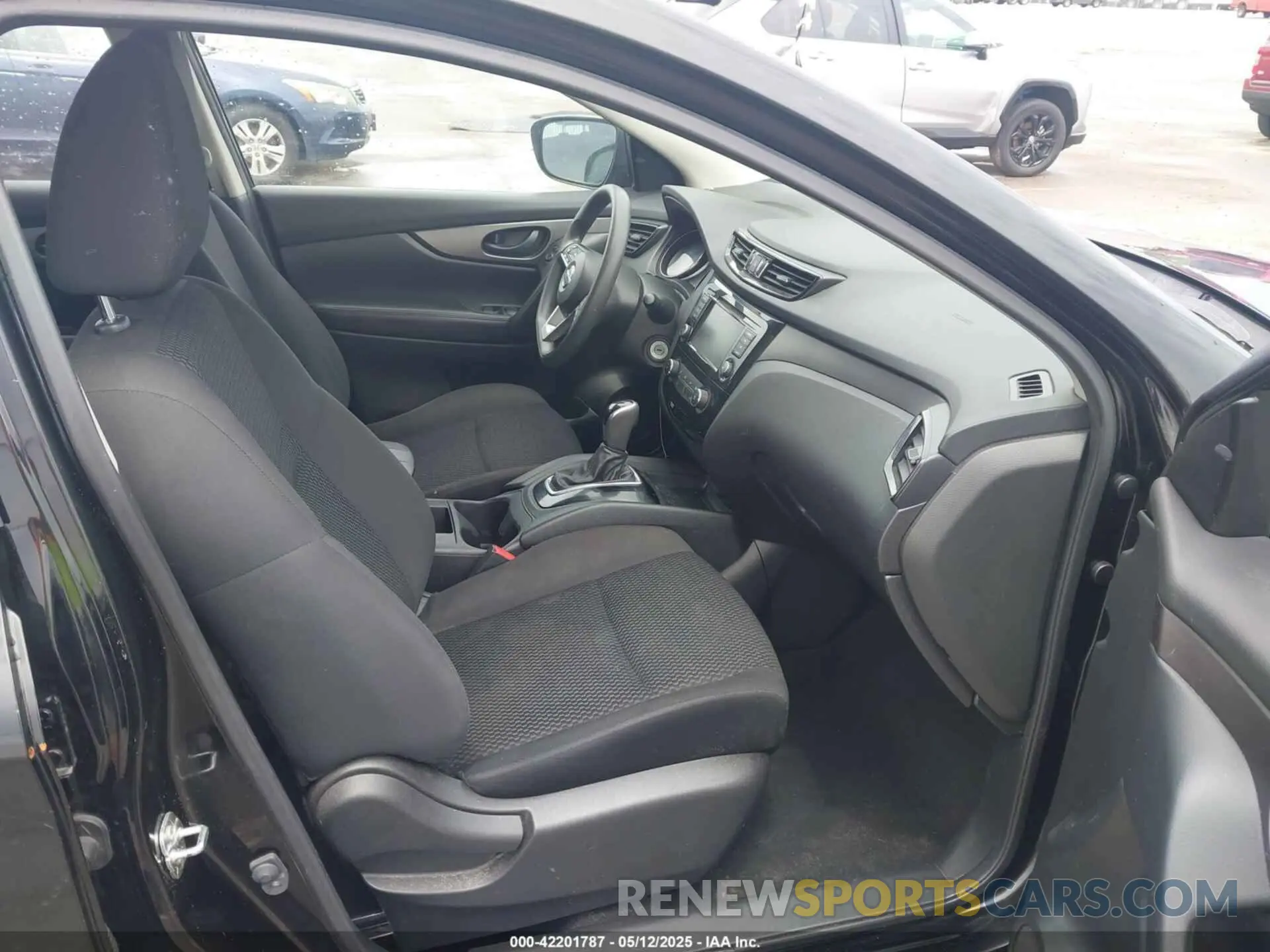 5 Photograph of a damaged car JN1BJ1AV9MW306867 NISSAN ROGUE SPORT 2021