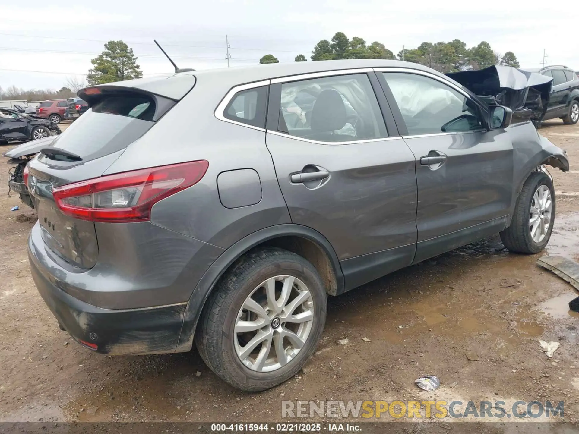 4 Photograph of a damaged car JN1BJ1AV9MW566217 NISSAN ROGUE SPORT 2021