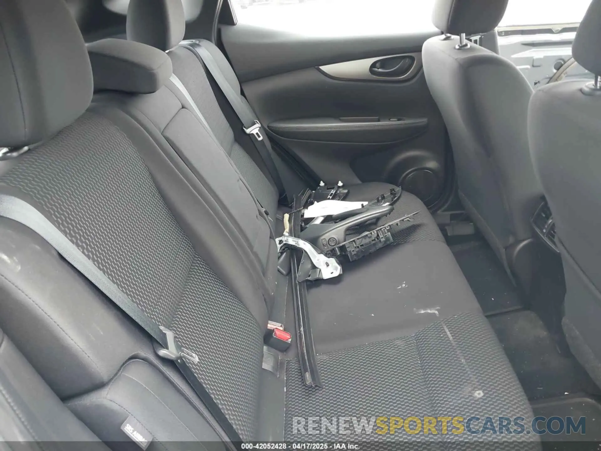 8 Photograph of a damaged car JN1BJ1AW1MW451751 NISSAN ROGUE SPORT 2021