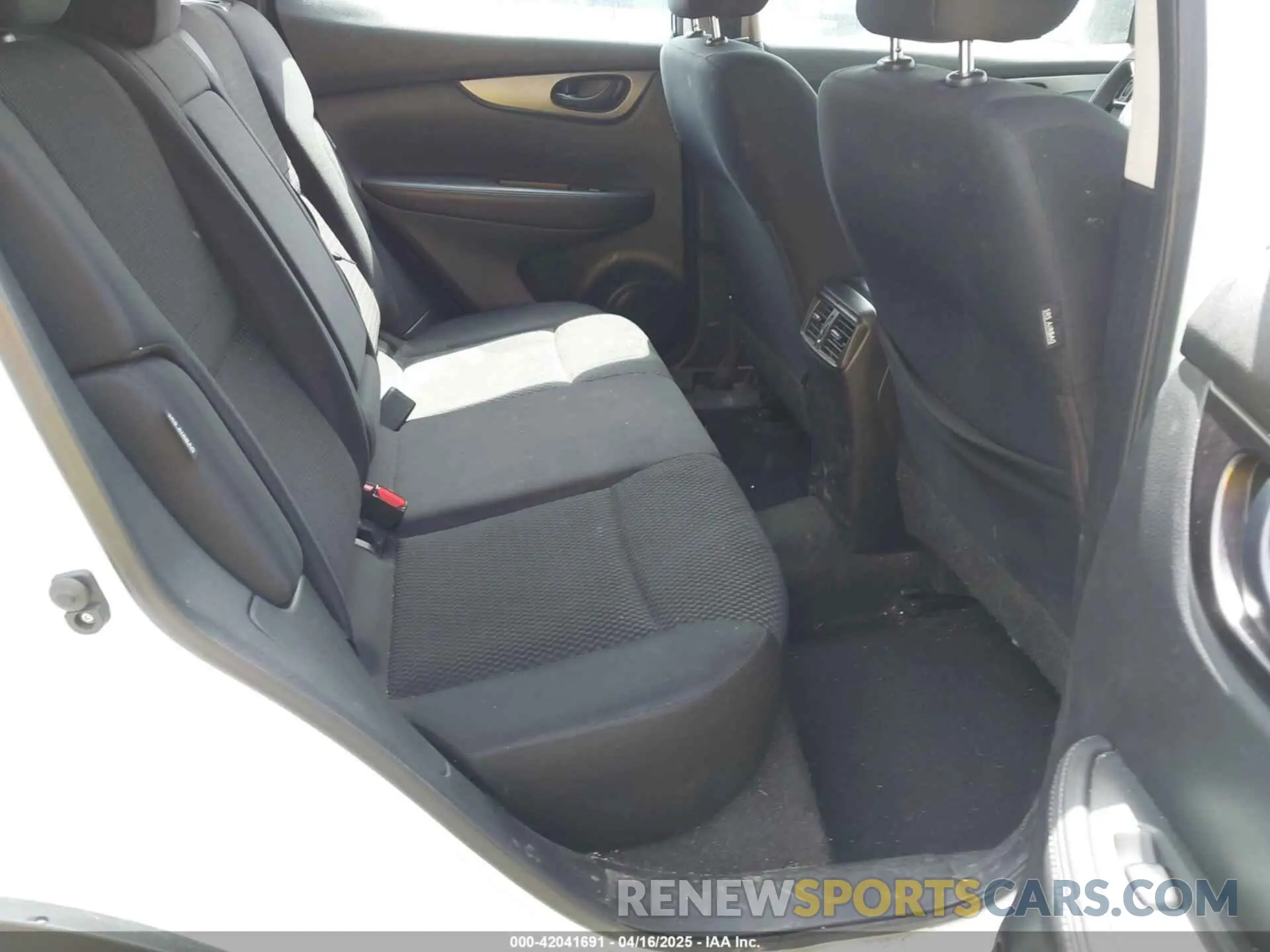 8 Photograph of a damaged car JN1BJ1AW4MW442123 NISSAN ROGUE SPORT 2021