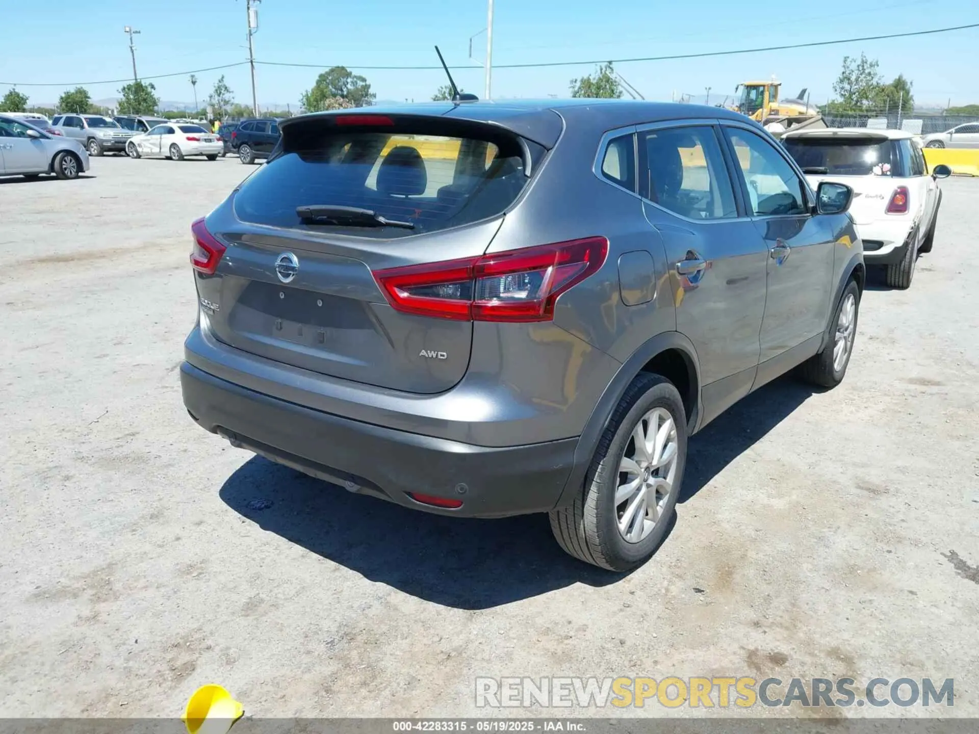 4 Photograph of a damaged car JN1BJ1AW5MW660443 NISSAN ROGUE SPORT 2021