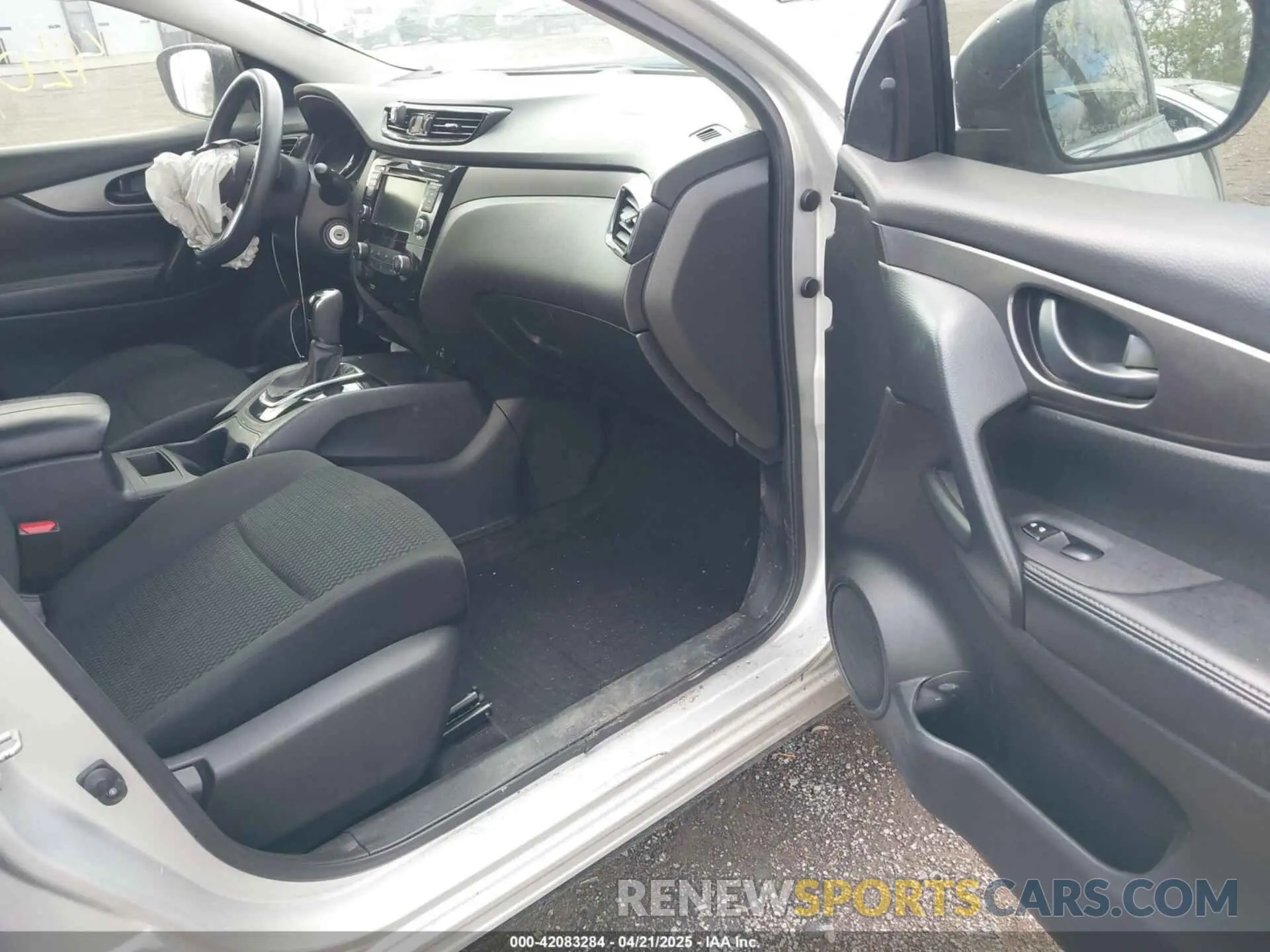 5 Photograph of a damaged car JN1BJ1AW6MW665179 NISSAN ROGUE SPORT 2021