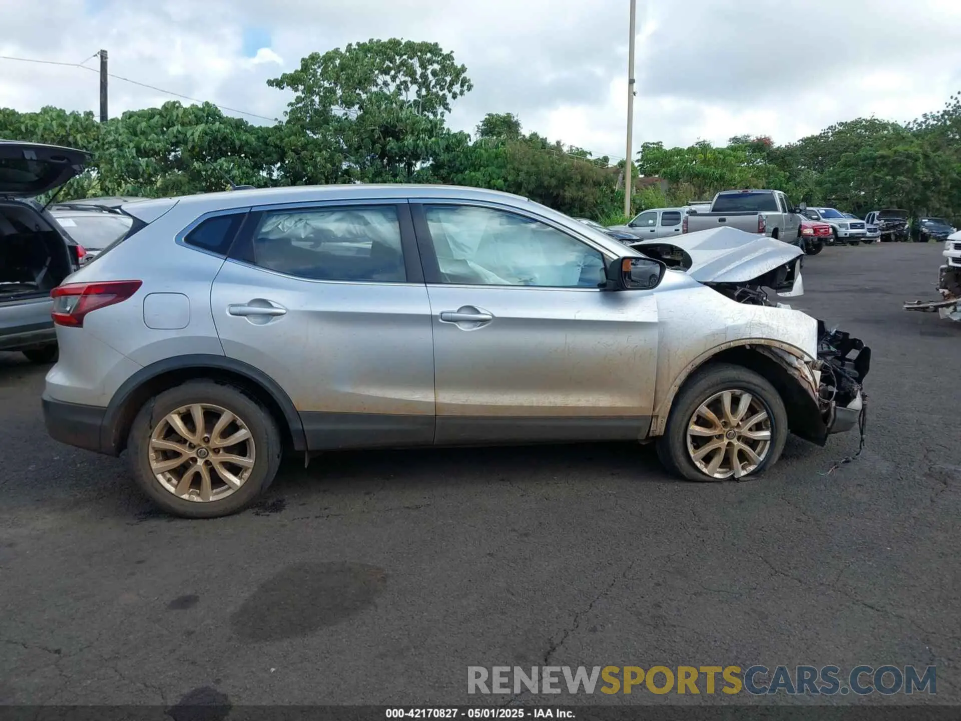13 Photograph of a damaged car JN1BJ1AW8MW430797 NISSAN ROGUE SPORT 2021