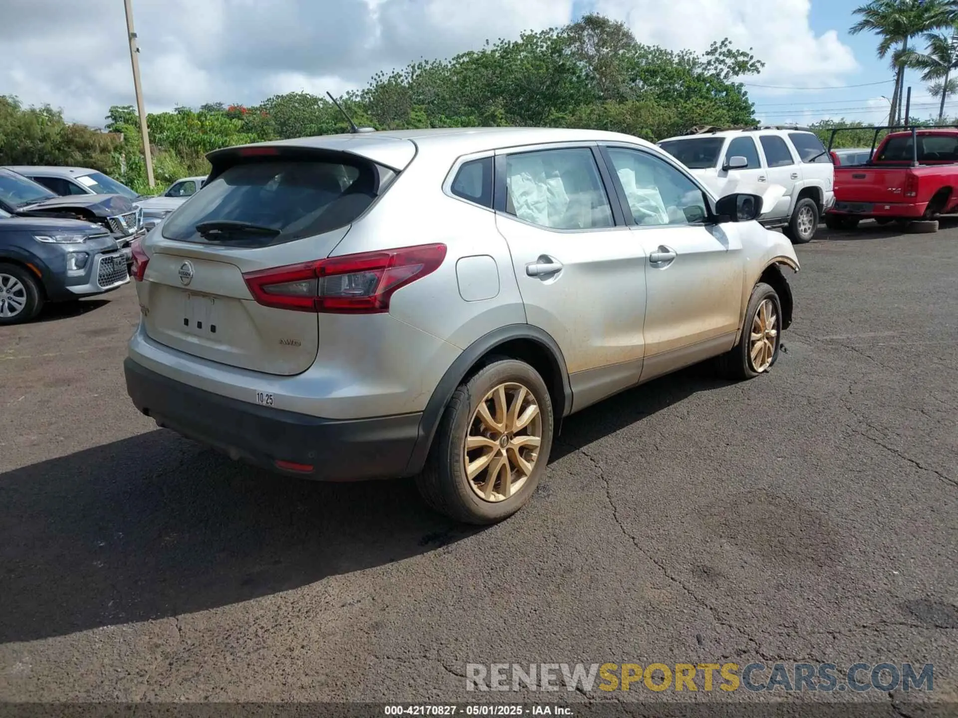 4 Photograph of a damaged car JN1BJ1AW8MW430797 NISSAN ROGUE SPORT 2021