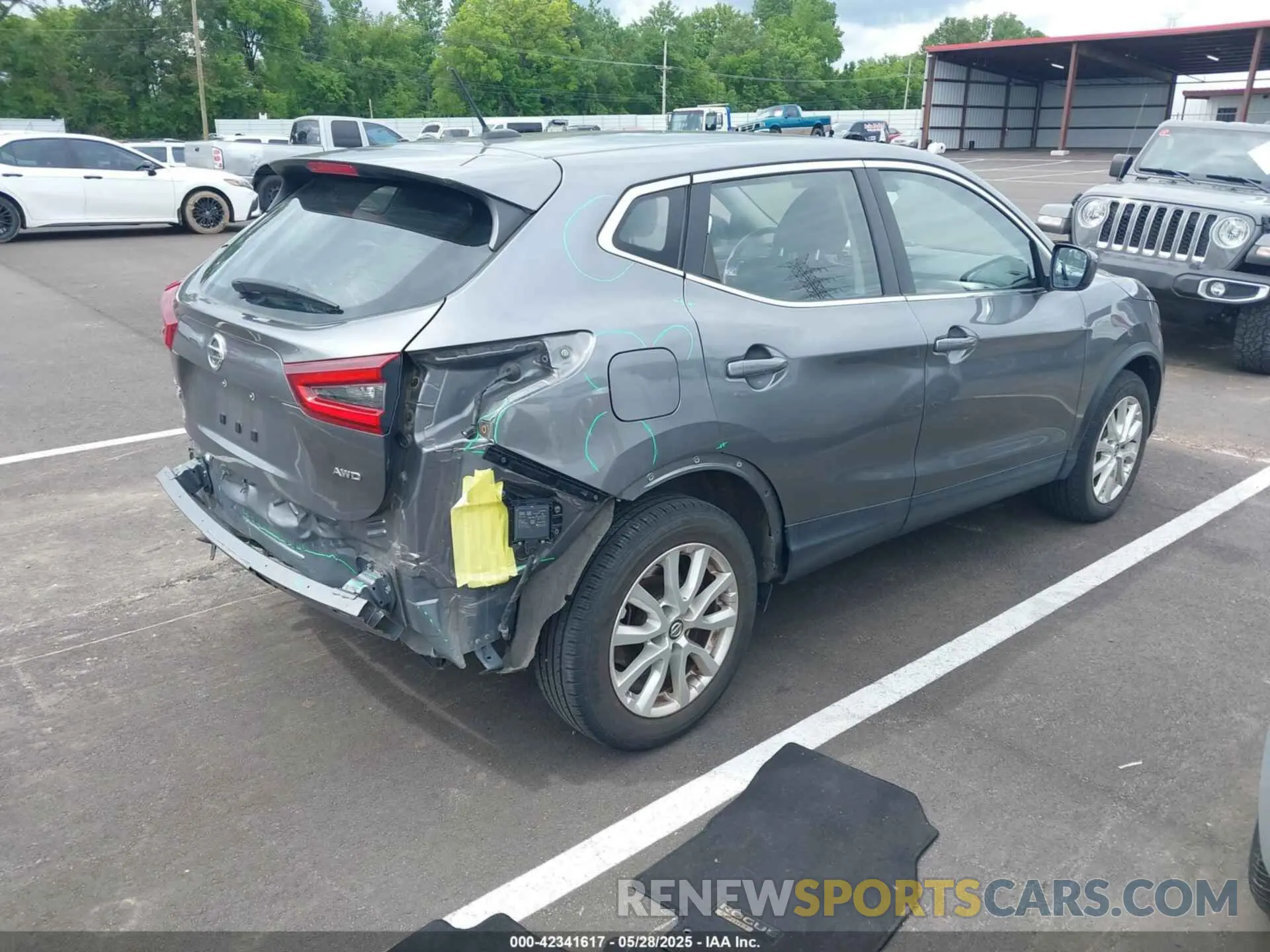 4 Photograph of a damaged car JN1BJ1AWXMW661233 NISSAN ROGUE SPORT 2021