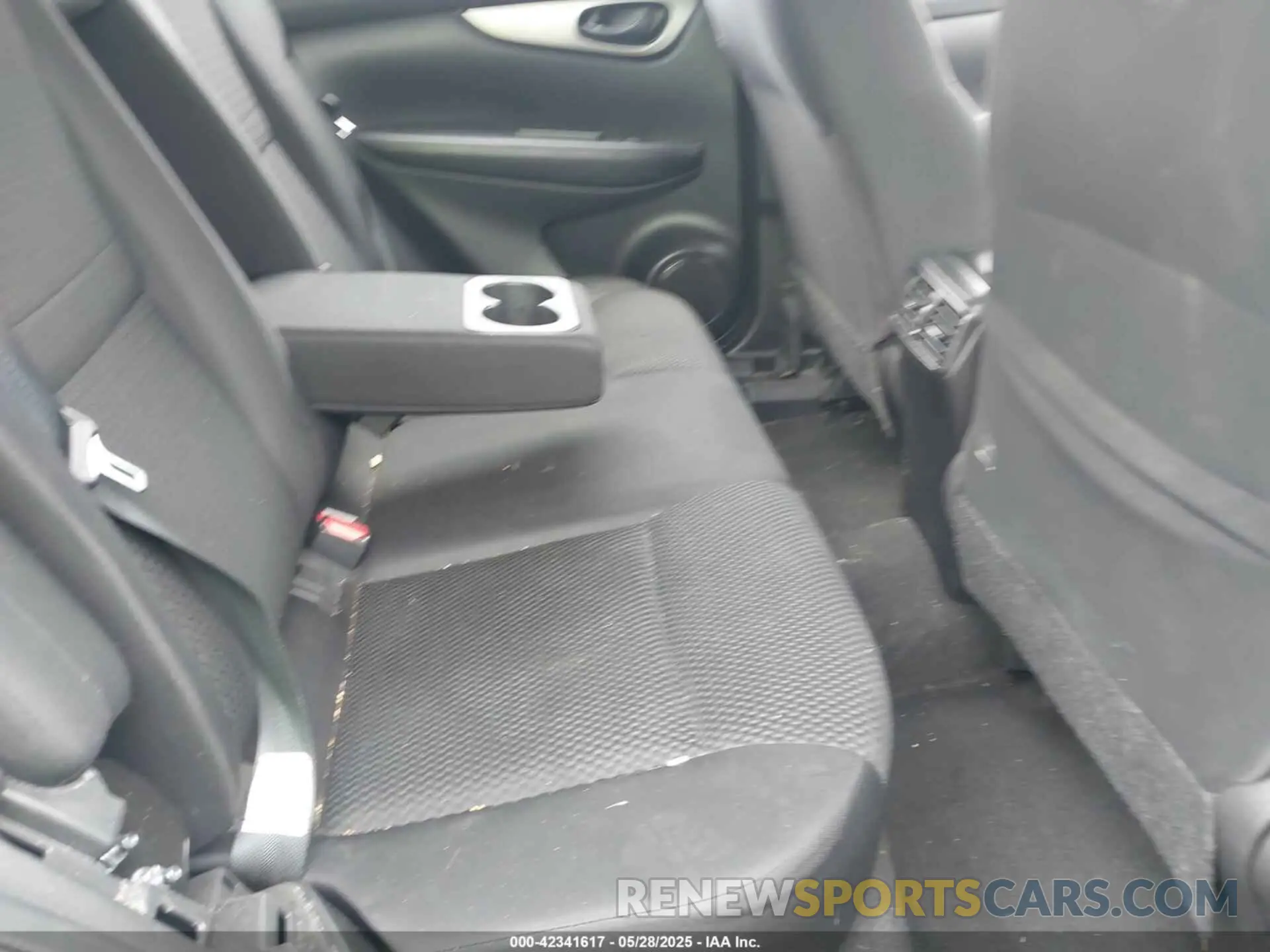 8 Photograph of a damaged car JN1BJ1AWXMW661233 NISSAN ROGUE SPORT 2021