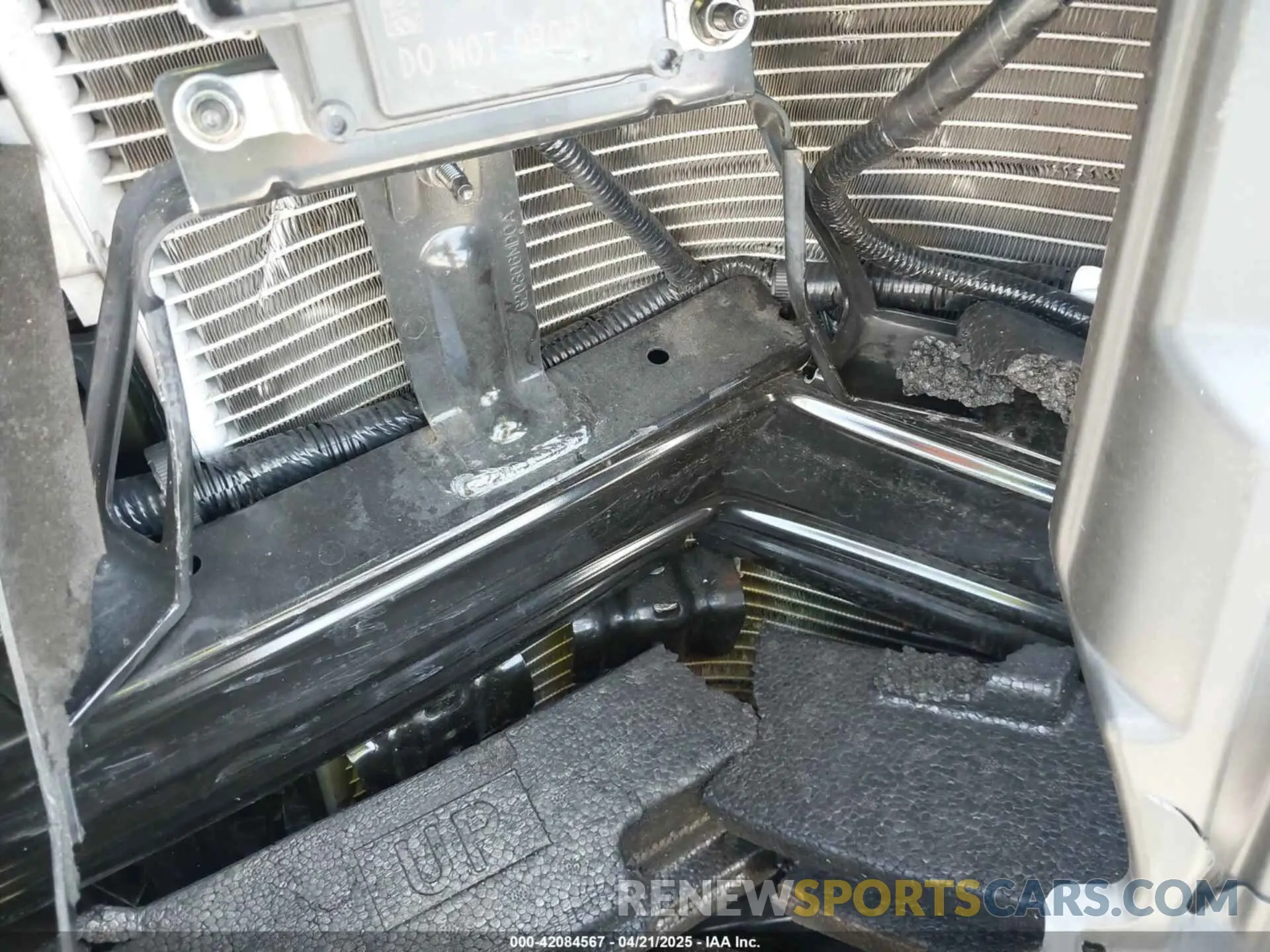 17 Photograph of a damaged car JN1BJ1BV5MW570859 NISSAN ROGUE SPORT 2021