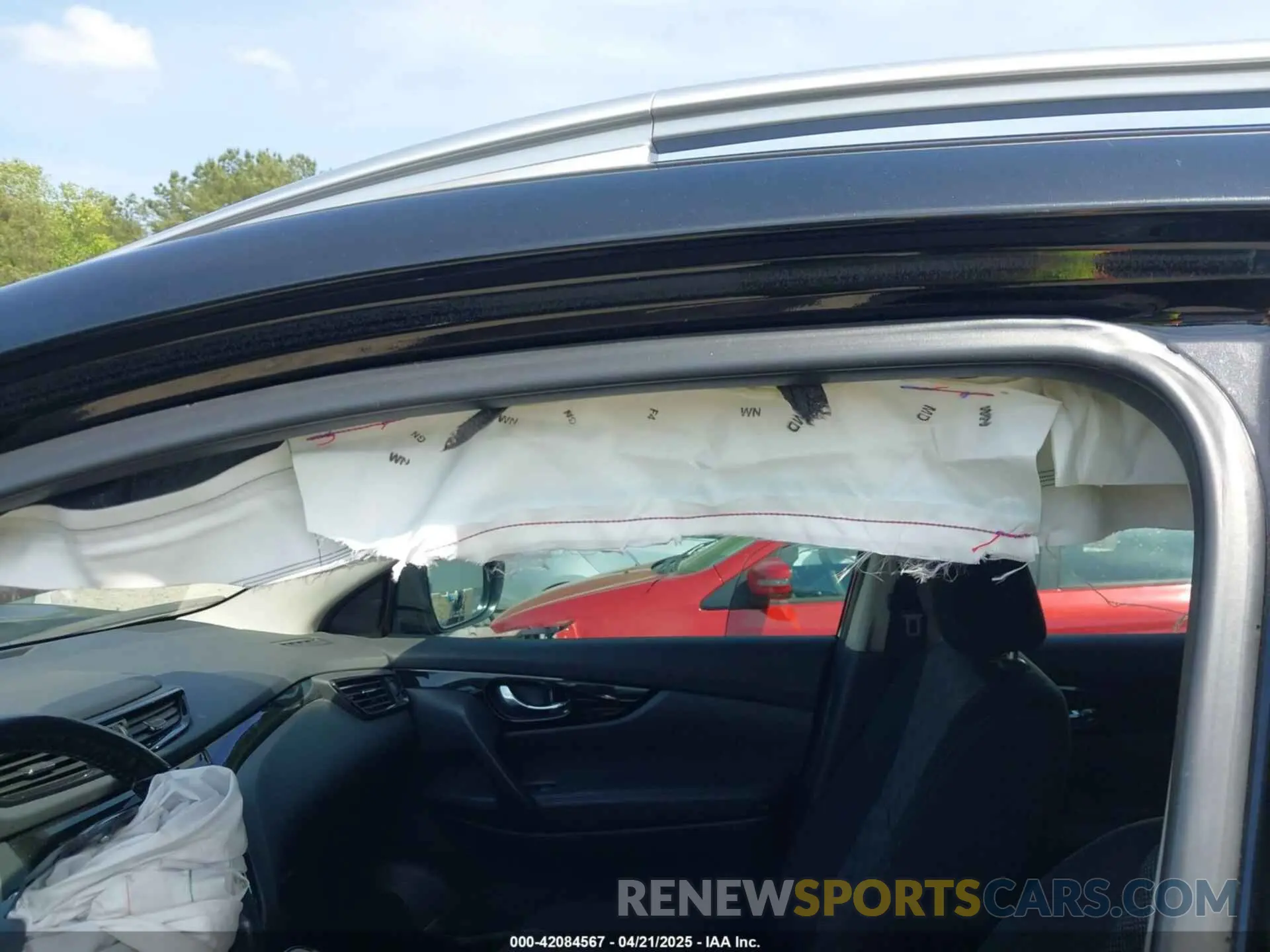 21 Photograph of a damaged car JN1BJ1BV5MW570859 NISSAN ROGUE SPORT 2021