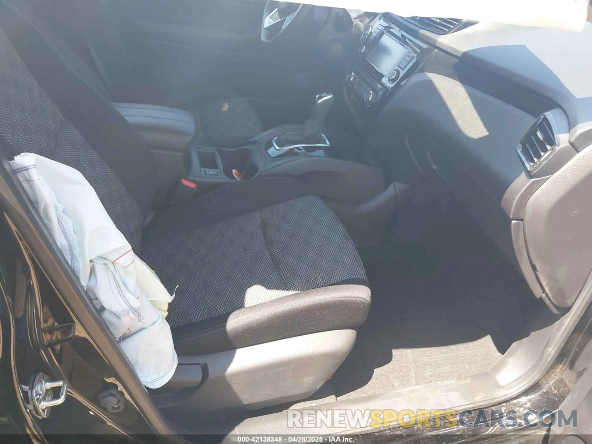 5 Photograph of a damaged car JN1BJ1BW7MW671524 NISSAN ROGUE SPORT 2021