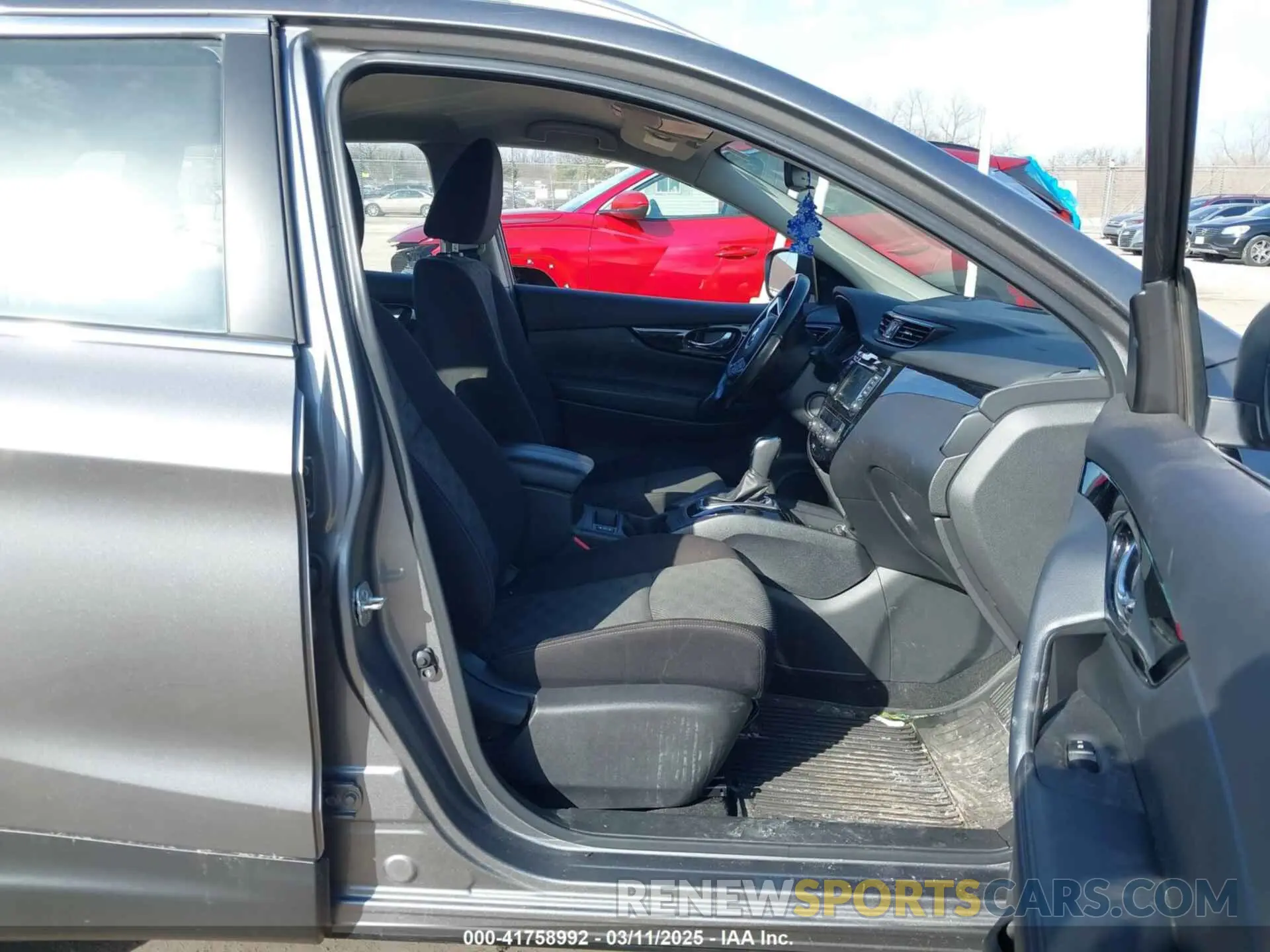 5 Photograph of a damaged car JN1BJ1BW8MW421614 NISSAN ROGUE SPORT 2021