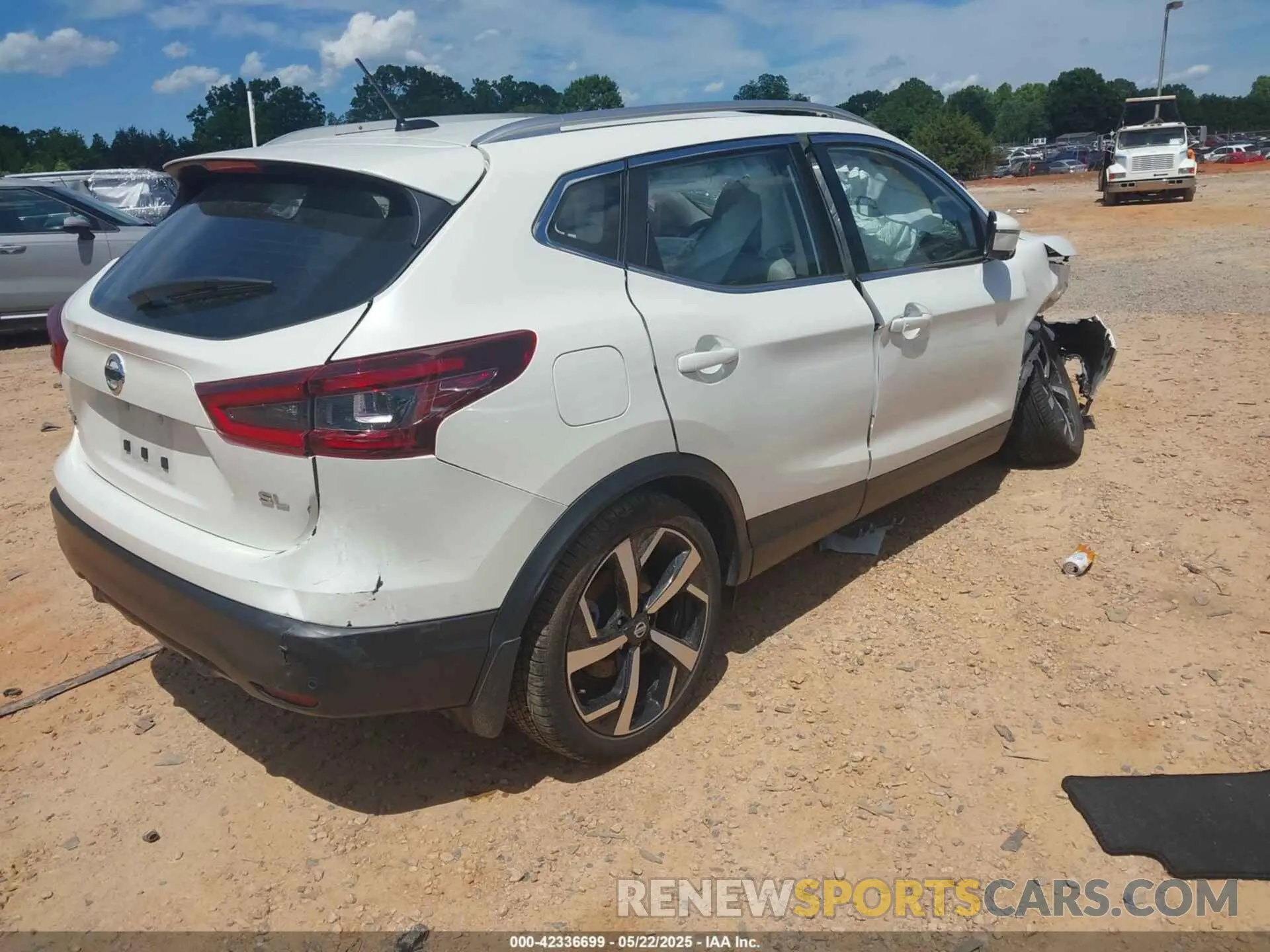 4 Photograph of a damaged car JN1BJ1CV1MW315852 NISSAN ROGUE SPORT 2021