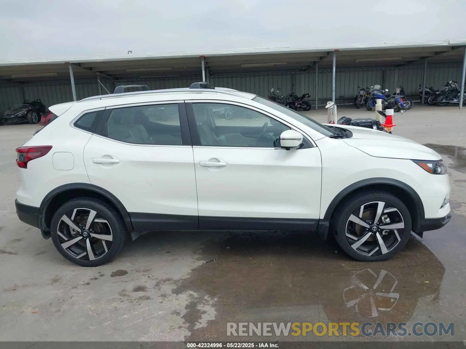 13 Photograph of a damaged car JN1BJ1CV5MW567104 NISSAN ROGUE SPORT 2021