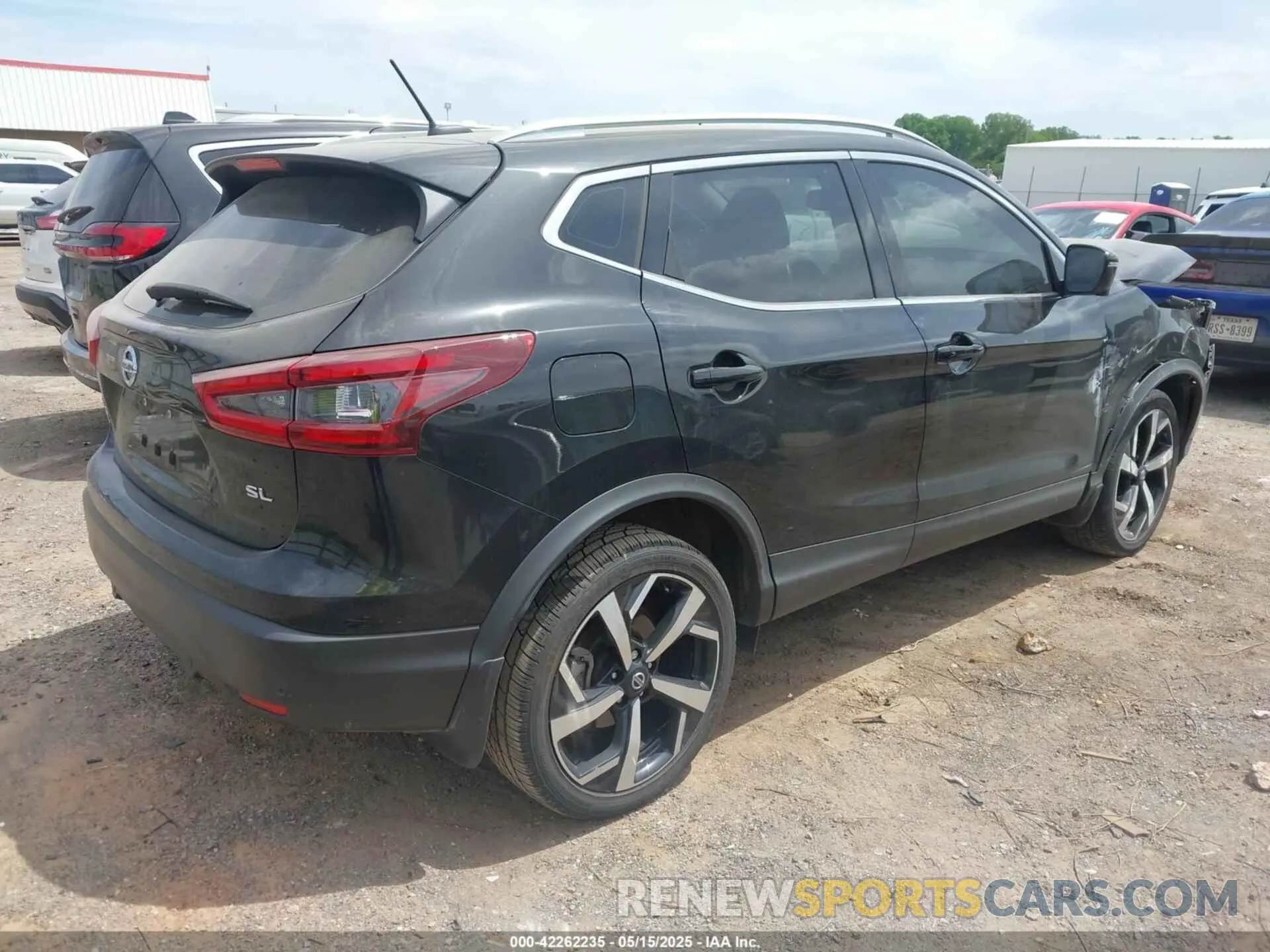 4 Photograph of a damaged car JN1BJ1CV8MW320692 NISSAN ROGUE SPORT 2021
