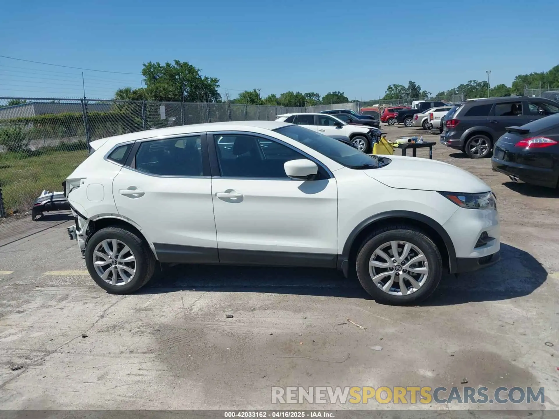 14 Photograph of a damaged car JN1BJ1AV0NW345834 NISSAN ROGUE SPORT 2022