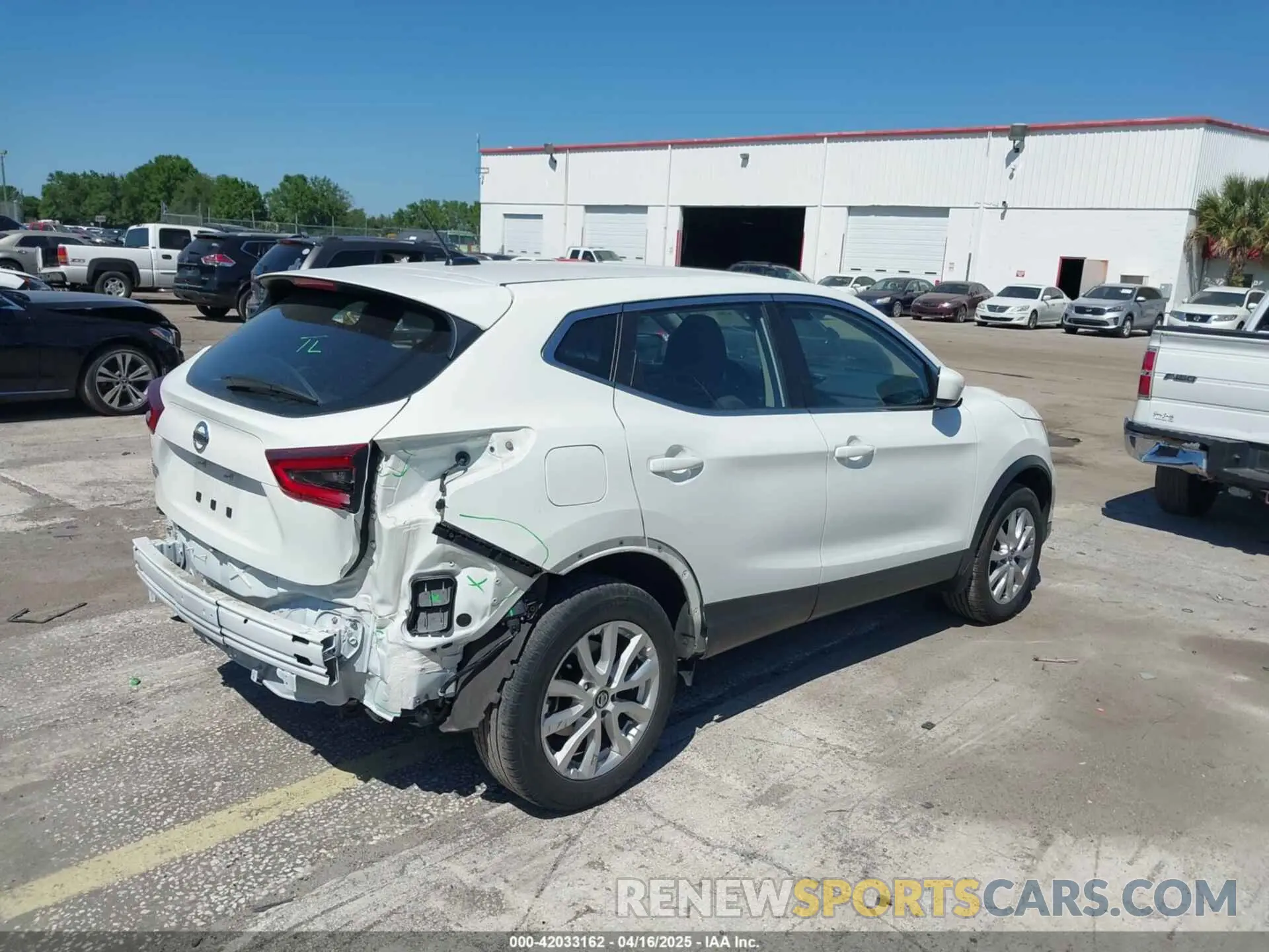 4 Photograph of a damaged car JN1BJ1AV0NW345834 NISSAN ROGUE SPORT 2022